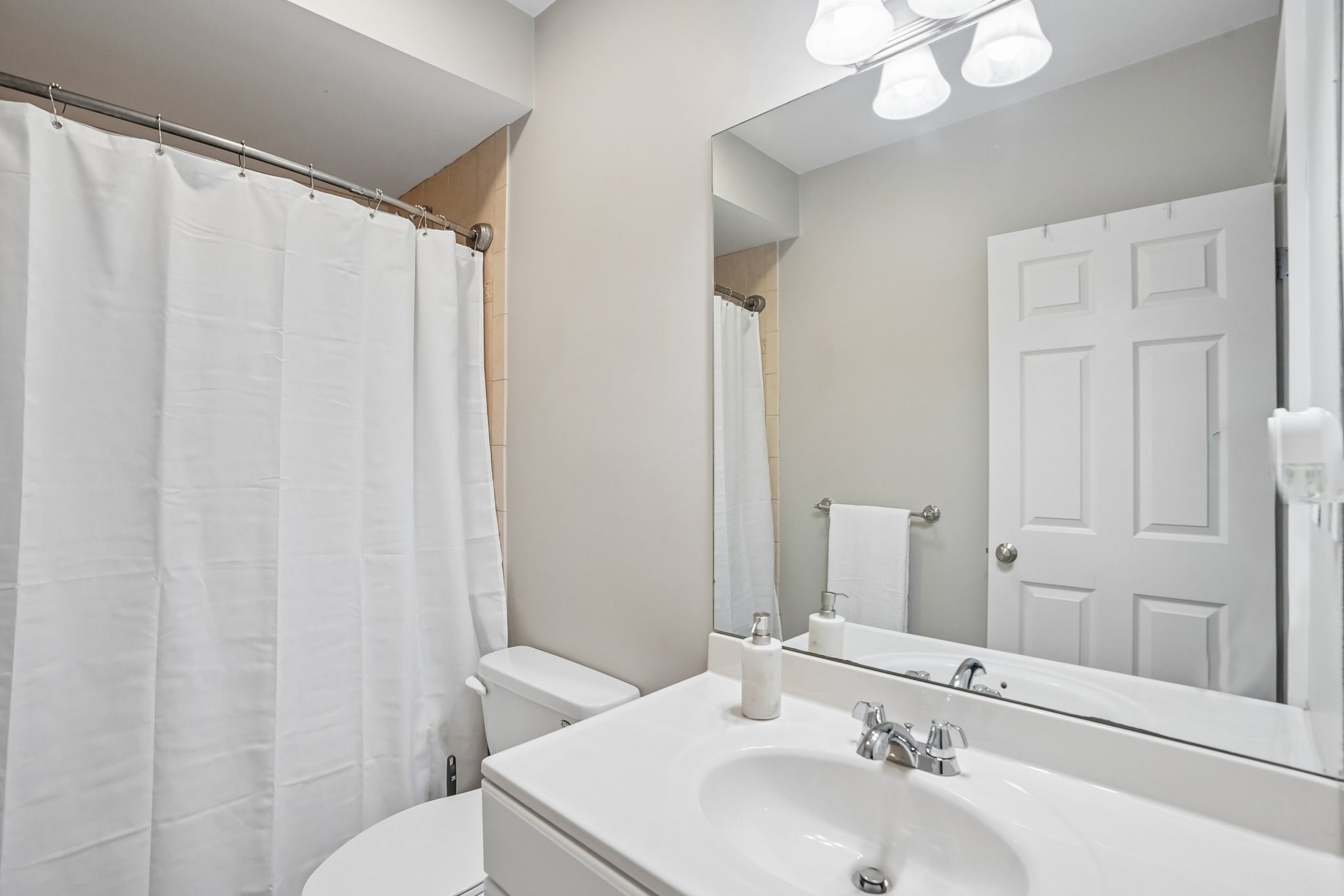 328 Copeland St # 3a Property Photo 13