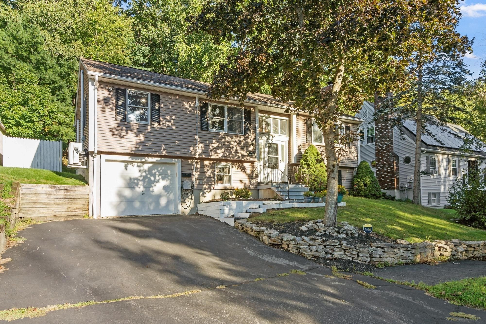 77 Darnell Road Property Photo 2