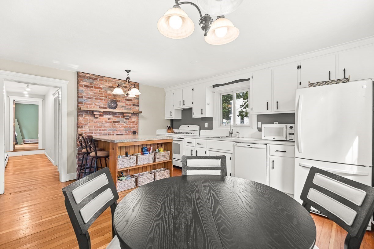 8 Moore Road Property Photo 5