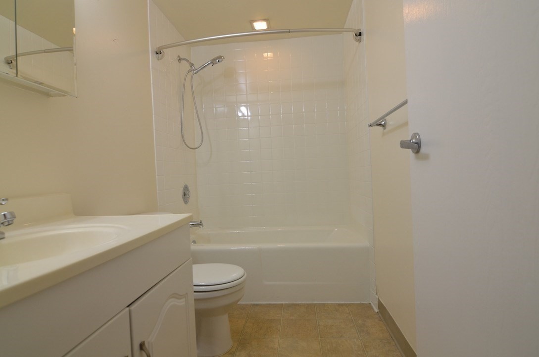 185 Quincy Shore Dr # 32 Property Photo 12