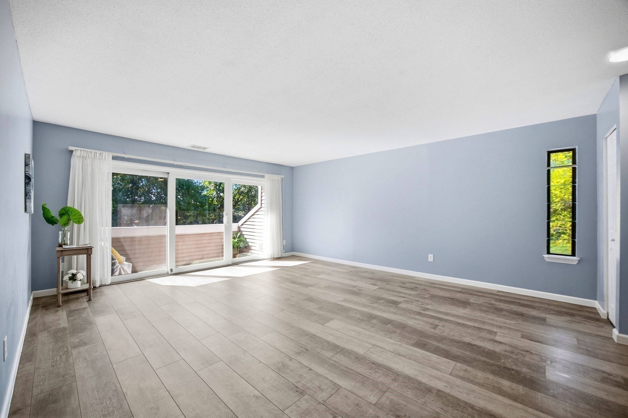 25 Nassau Dr # 25 Property Photo 13