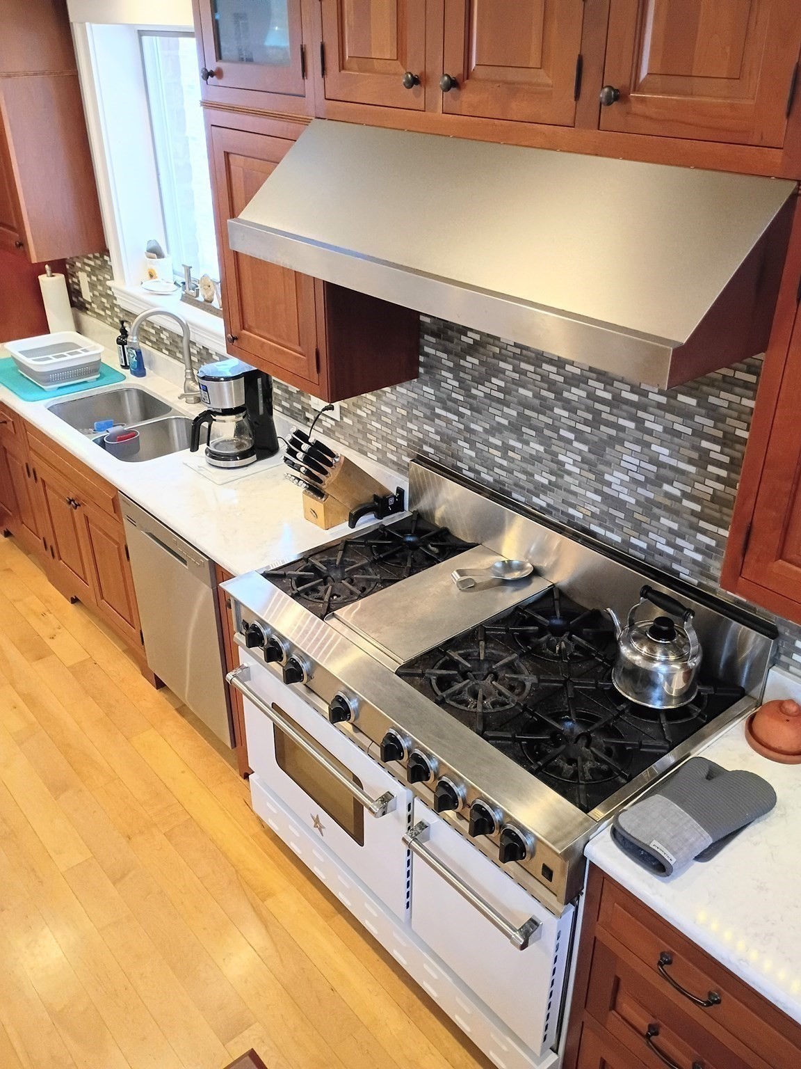 19 John Ave Property Photo 8