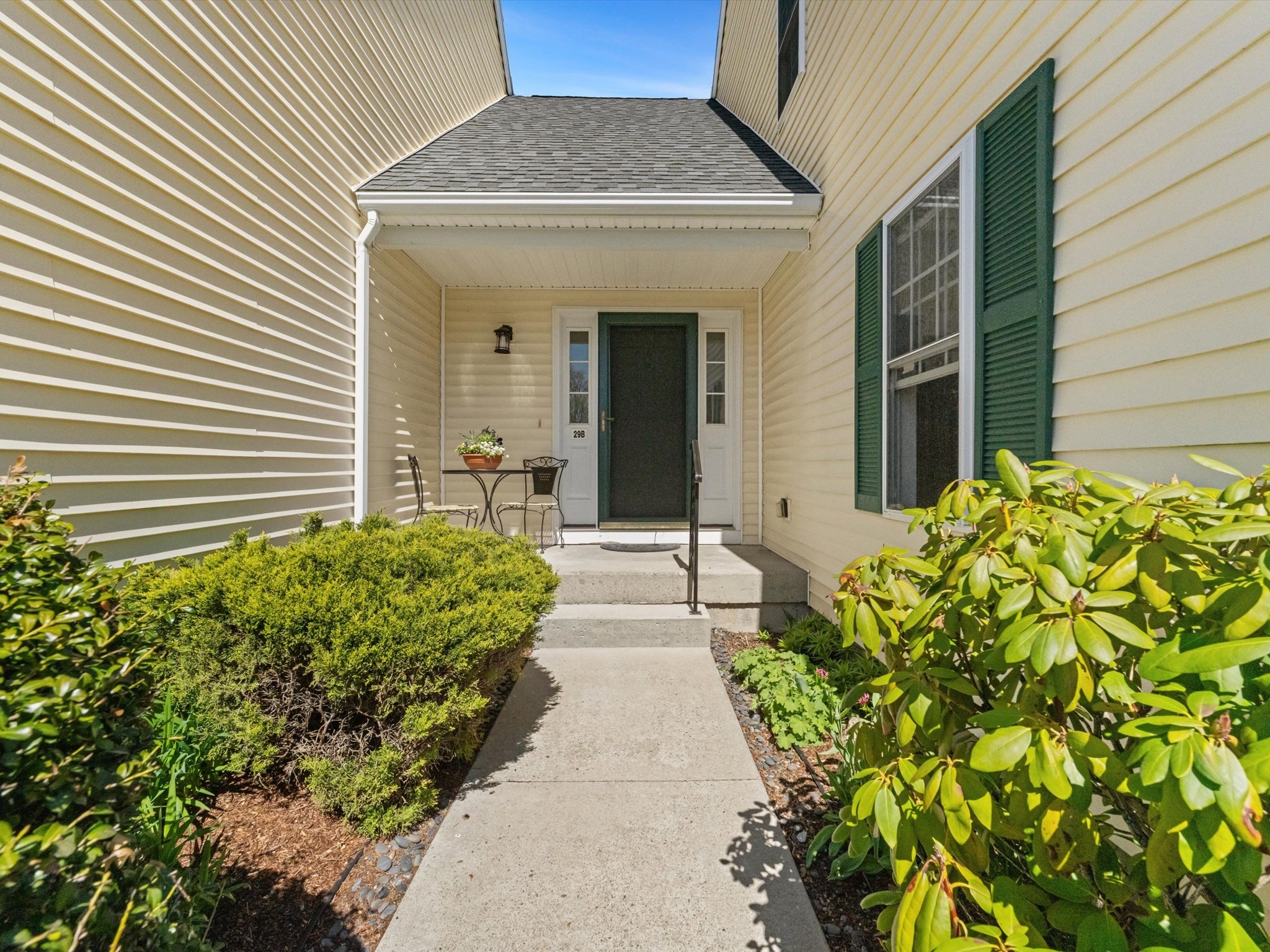 29 Coldspring Dr # B Property Photo 4