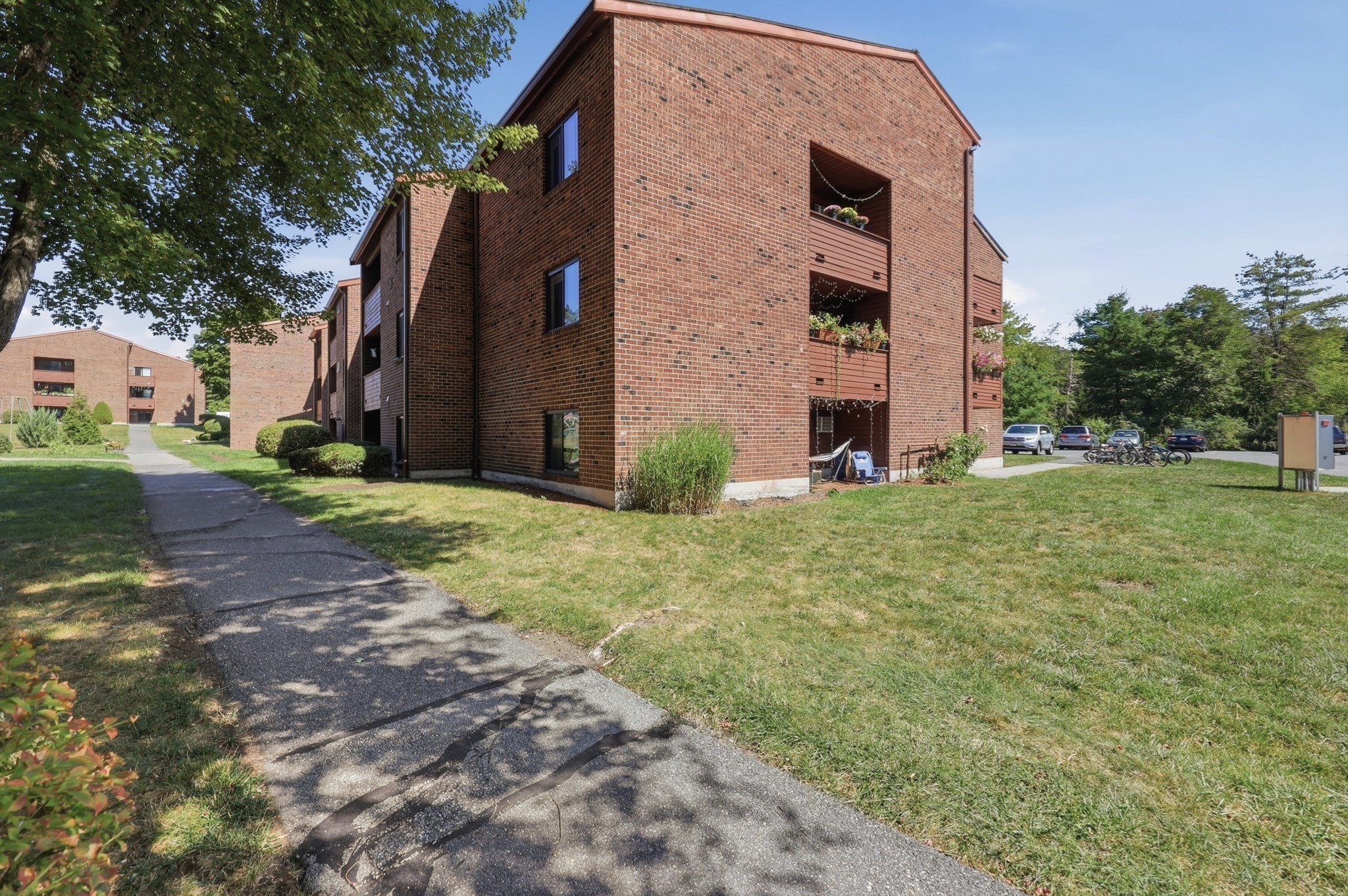 17 Davis Rd # A11 Property Photo 2