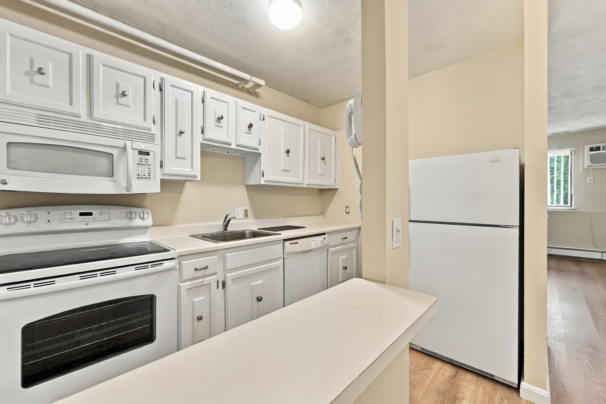 17 Davis Rd # A11 Property Photo 3