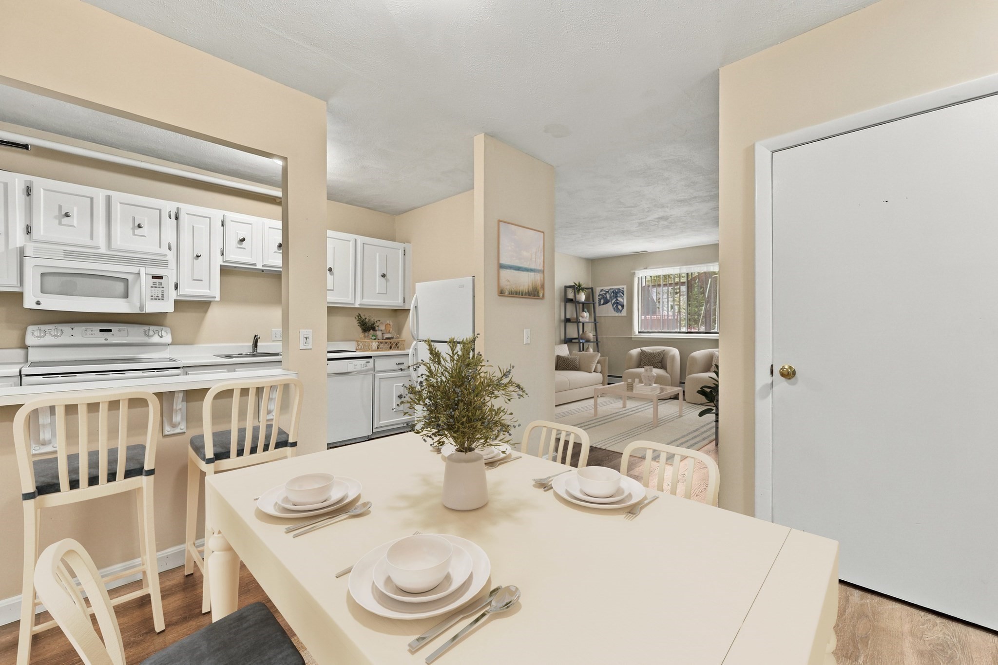 17 Davis Rd # A11 Property Photo 4