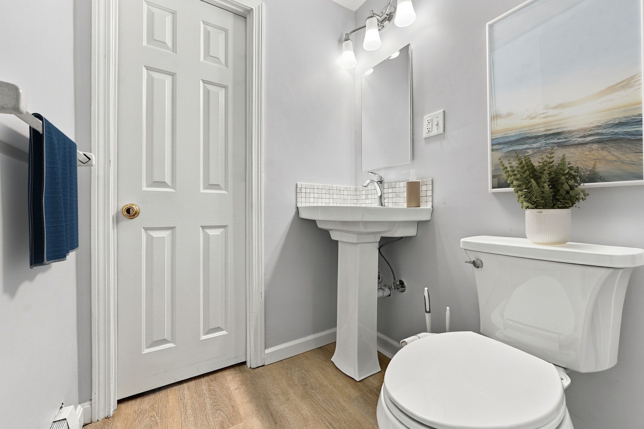 17 Davis Rd # A11 Property Photo 13
