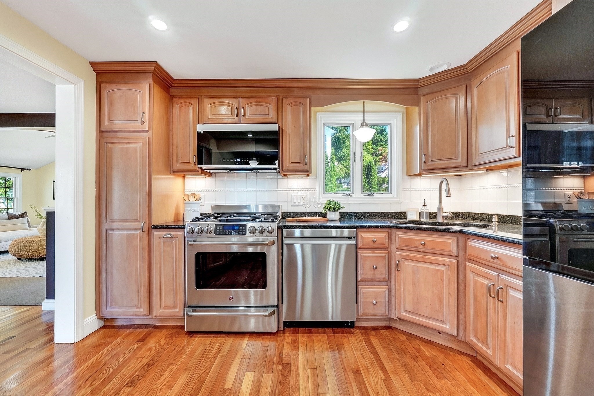 8 Sunnyfield Road Property Photo 2