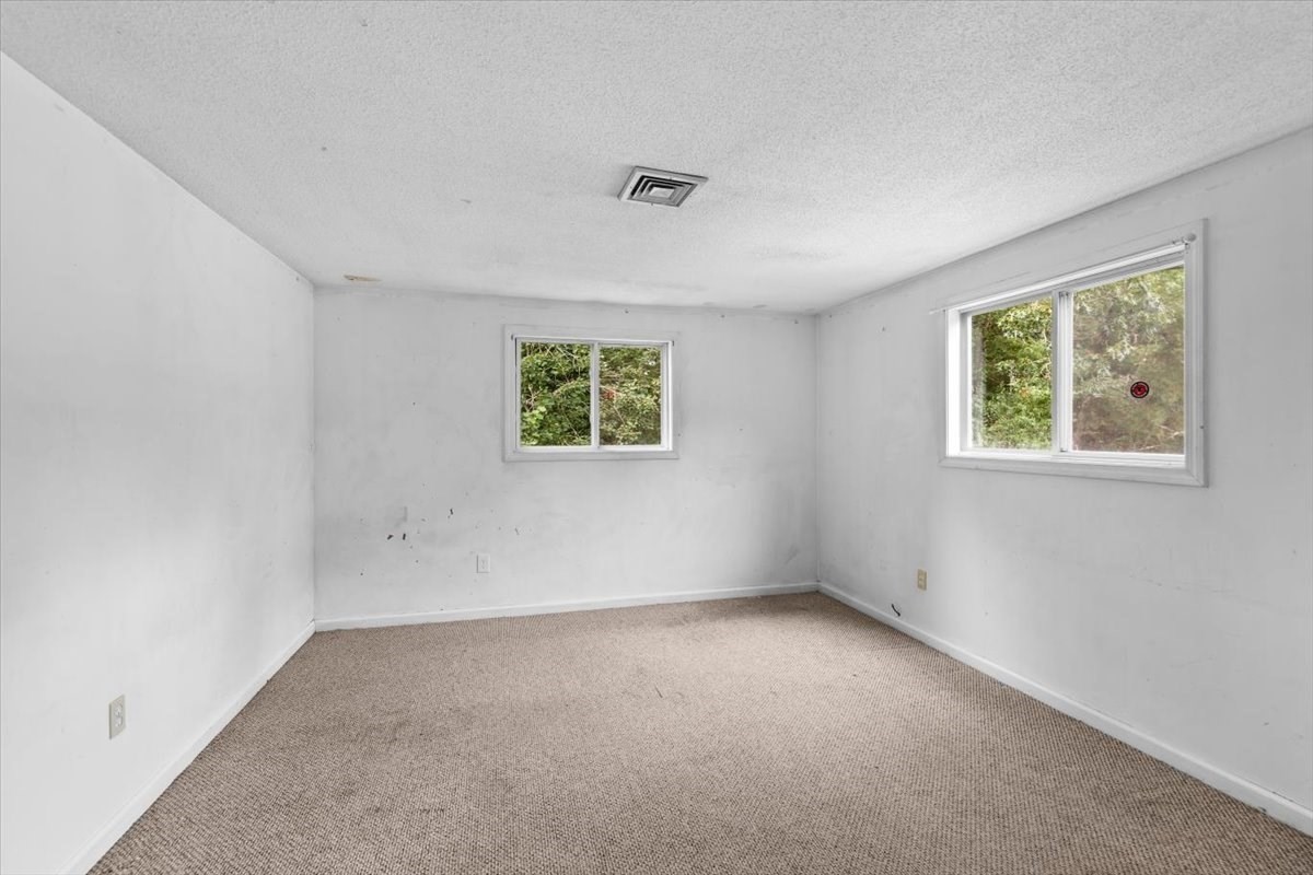 21 Surrey Ln # 21 Property Photo 19