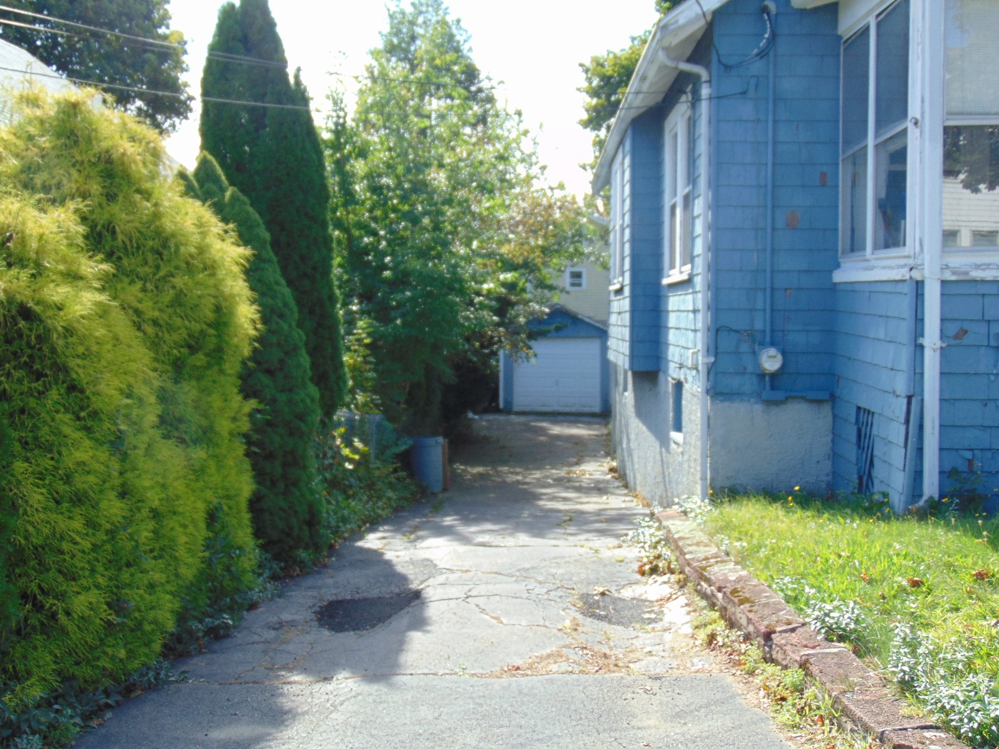 152 Holbrook Rd Property Photo 3