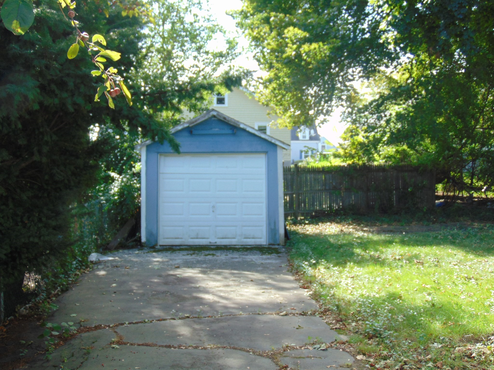 152 Holbrook Rd Property Photo 4