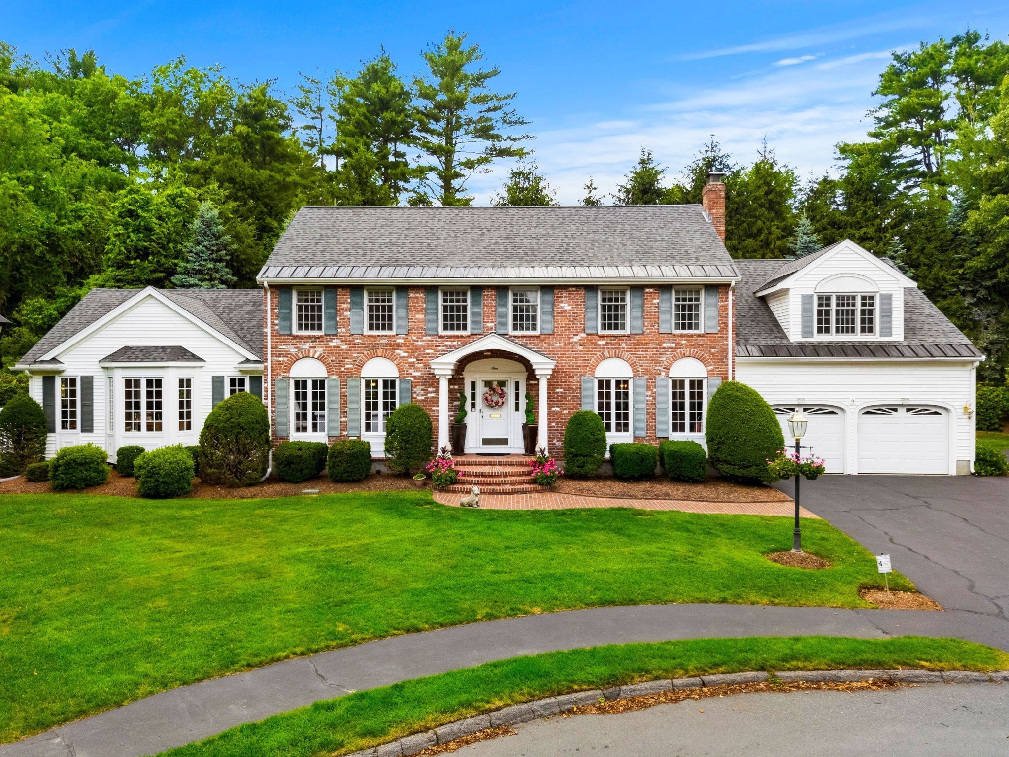 9 Eisenhower Circle Property Photo 1