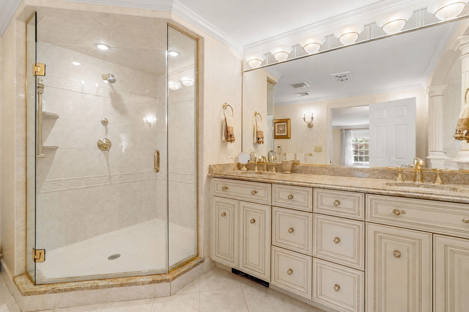 9 Eisenhower Circle Property Photo 15