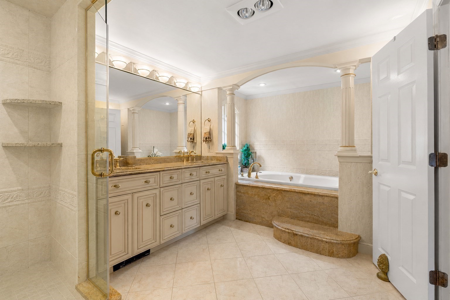 9 Eisenhower Circle Property Photo 16