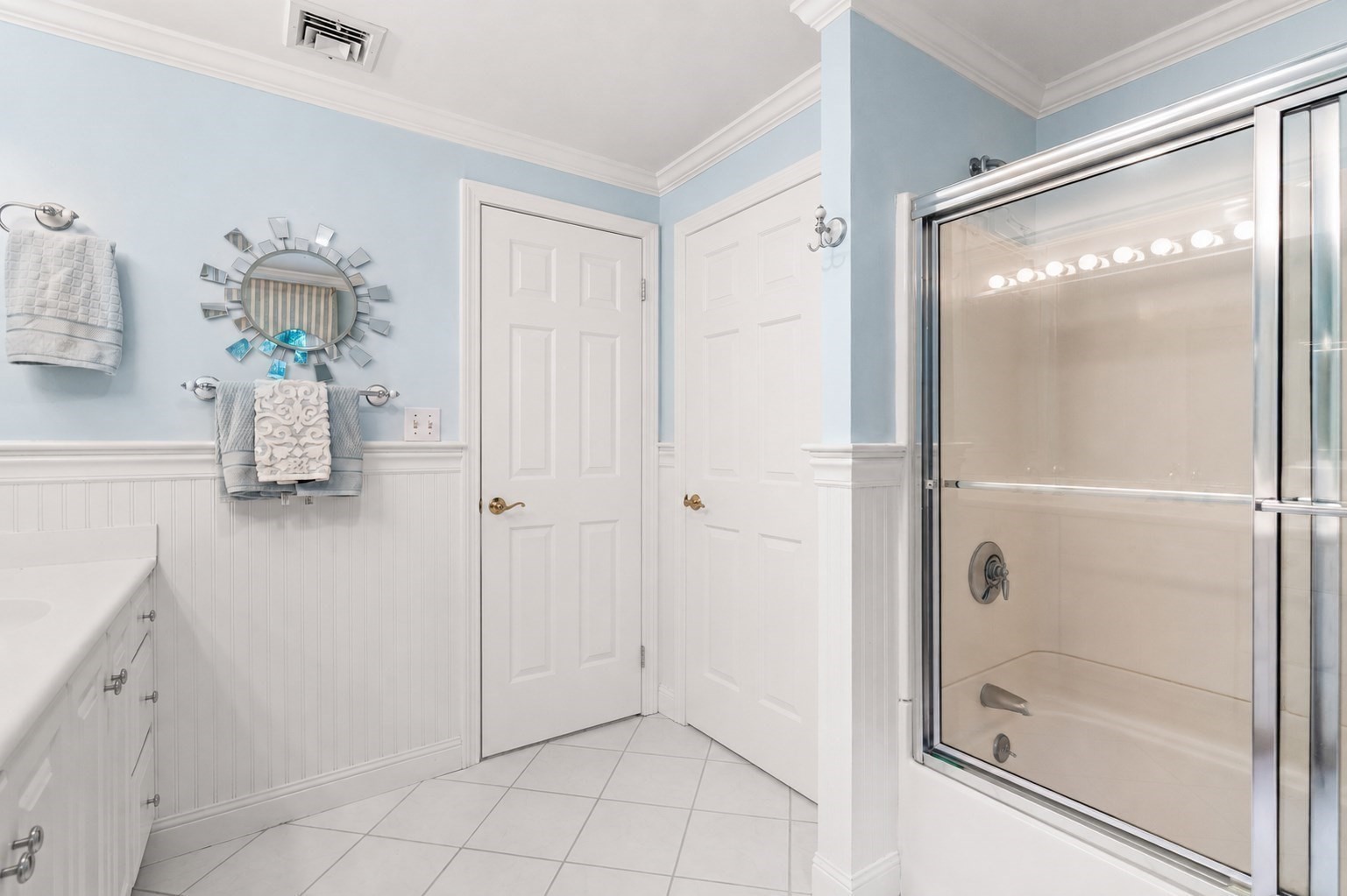 9 Eisenhower Circle Property Photo 23