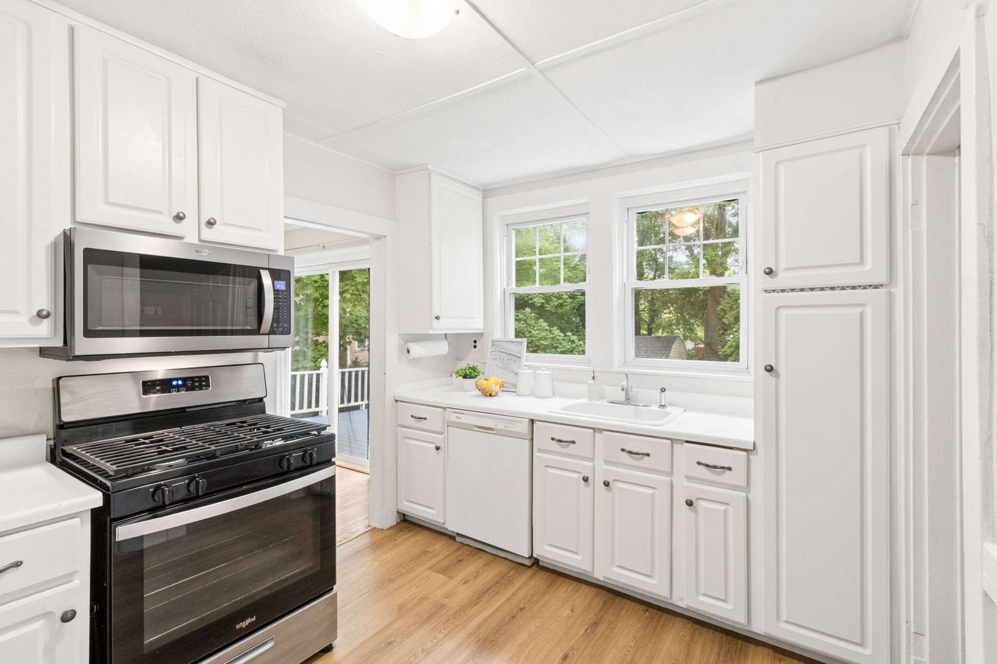15 Woodbine Ter Property Photo 9