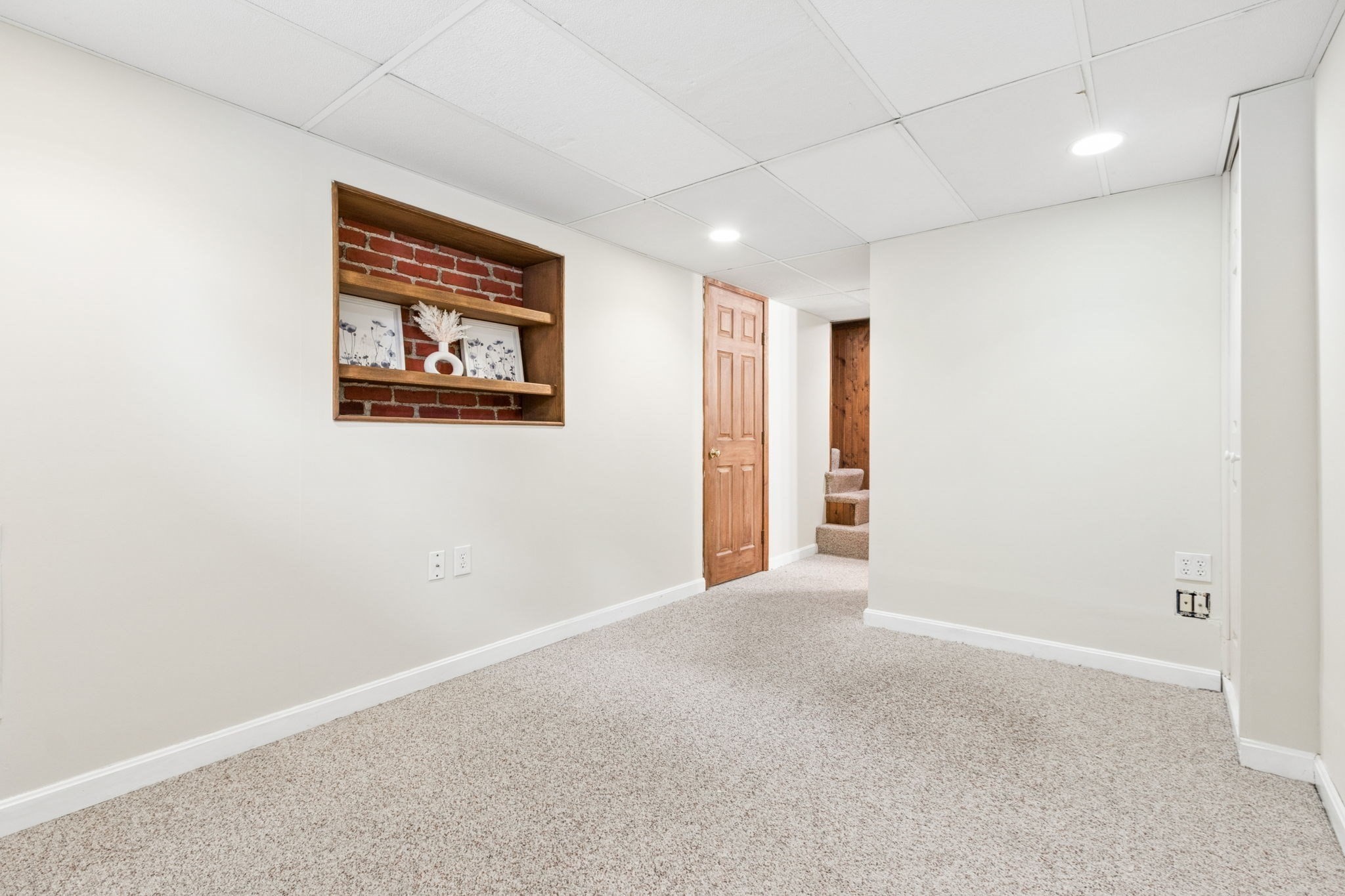 15 Woodbine Ter Property Photo 17