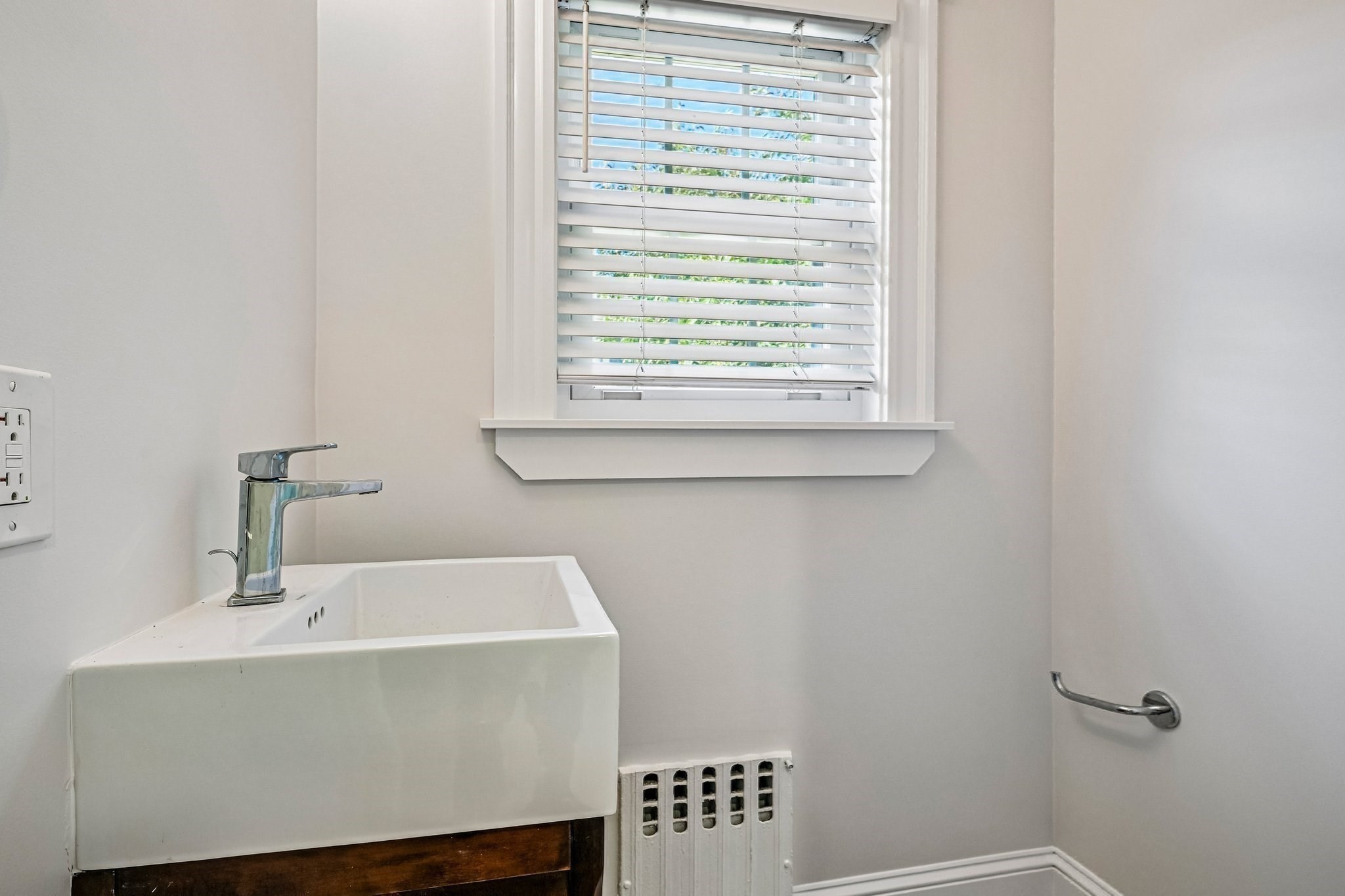 155 Auburndale Ave Property Photo 10