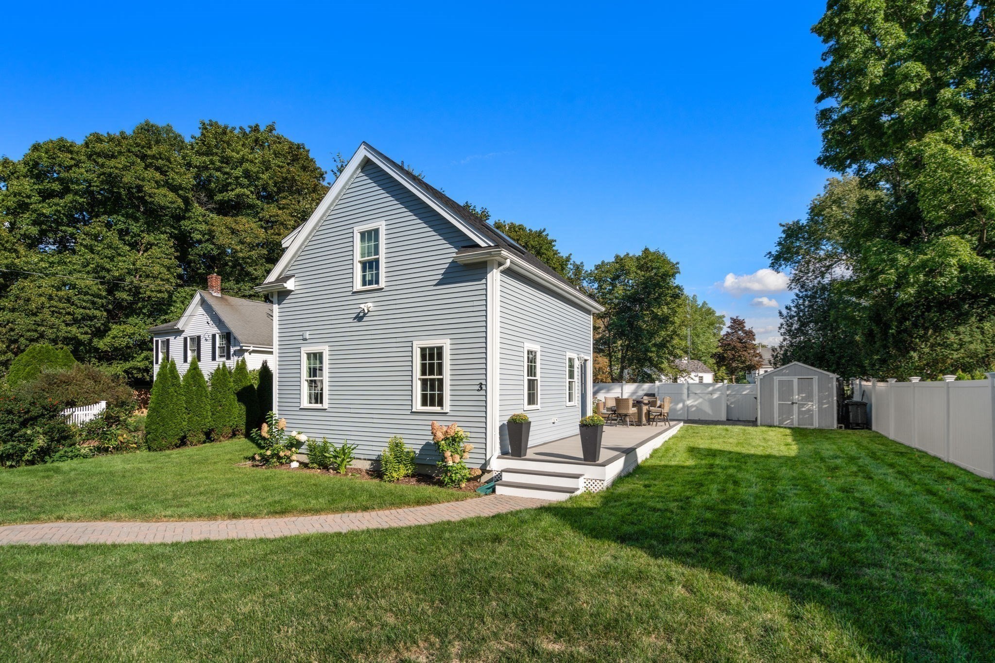 3 Broads Ave Property Photo 1
