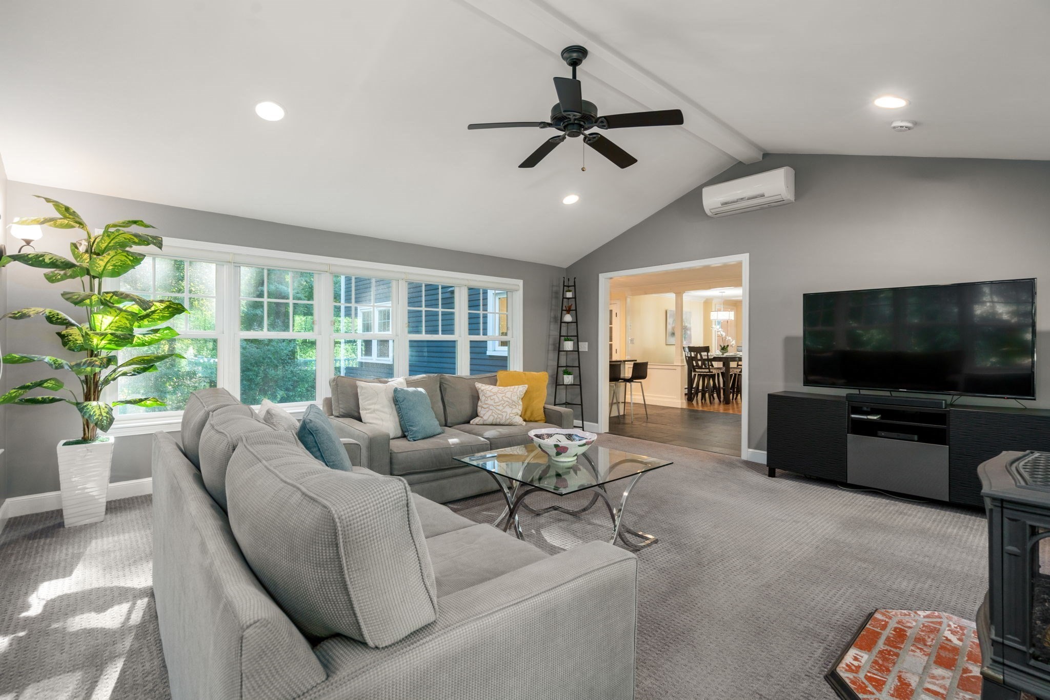45 Woodmere Dr Property Photo 4