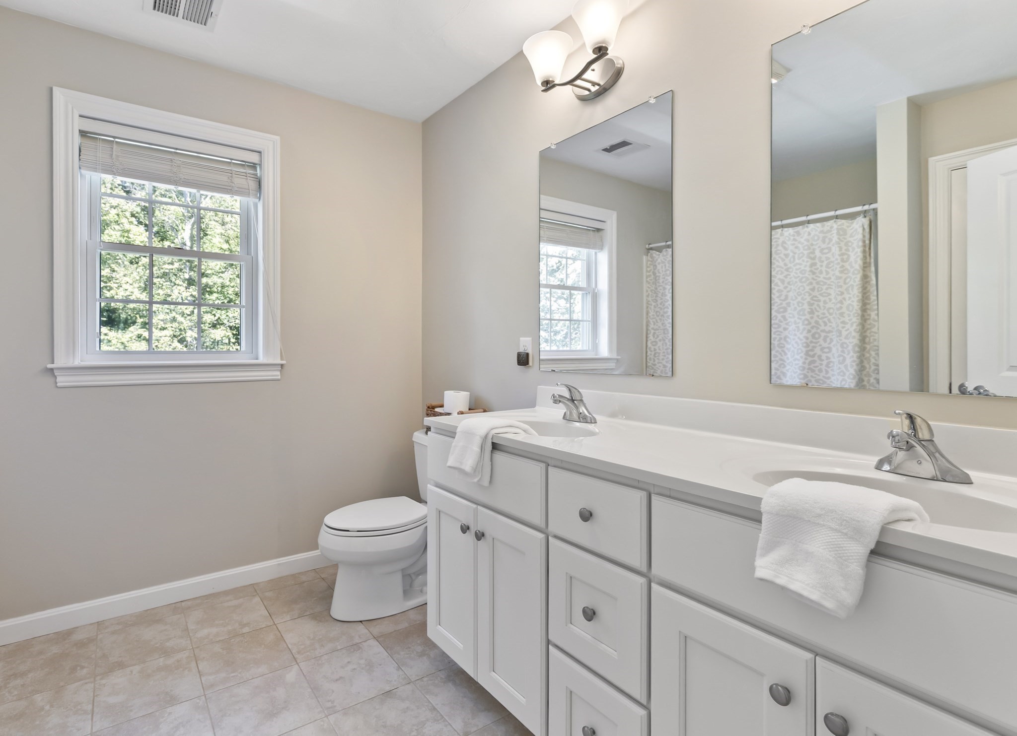 560 Shining Rock Dr Property Photo 24