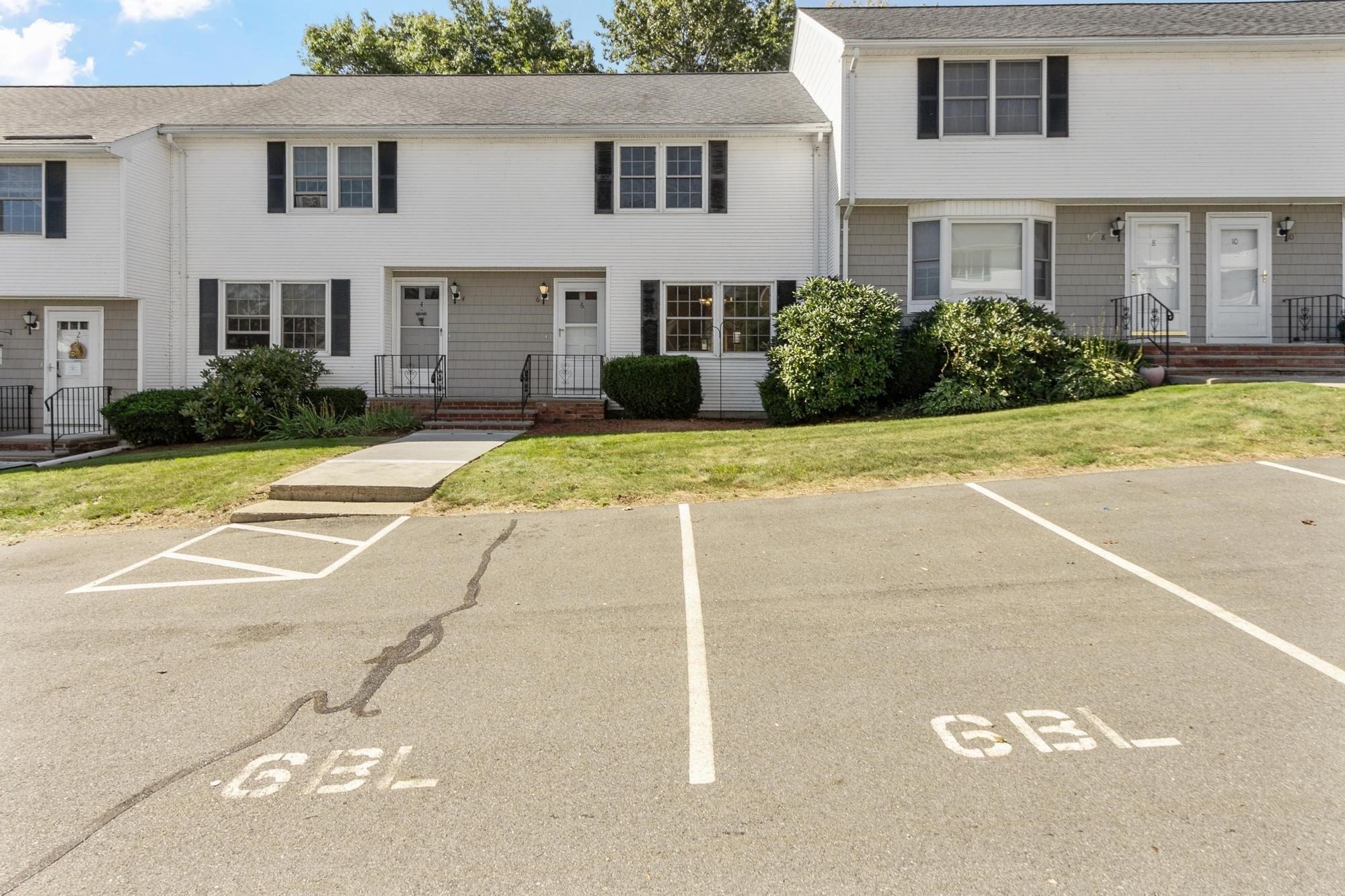 6 Brandee # 6 Property Photo 1