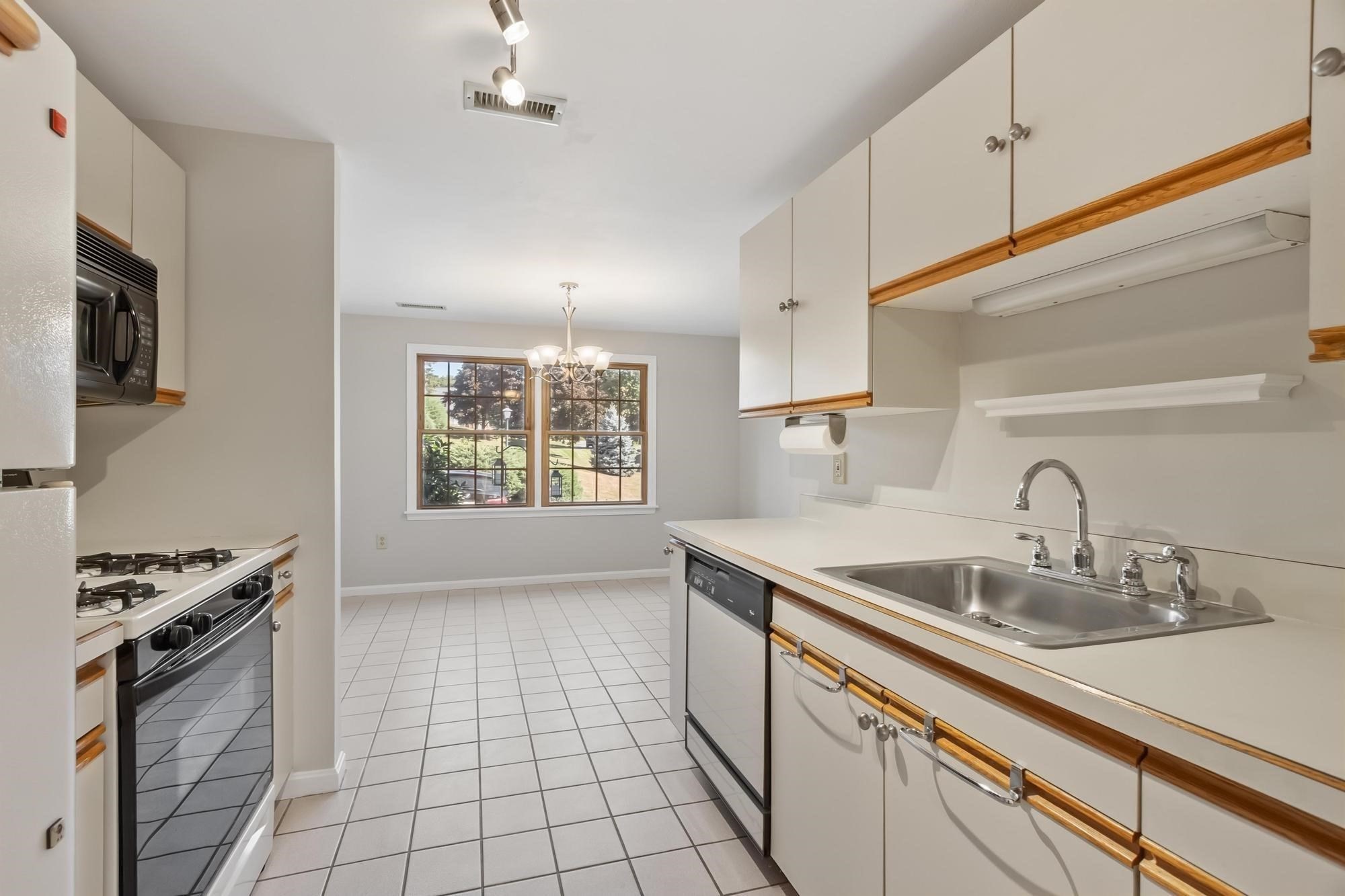 6 Brandee # 6 Property Photo 13