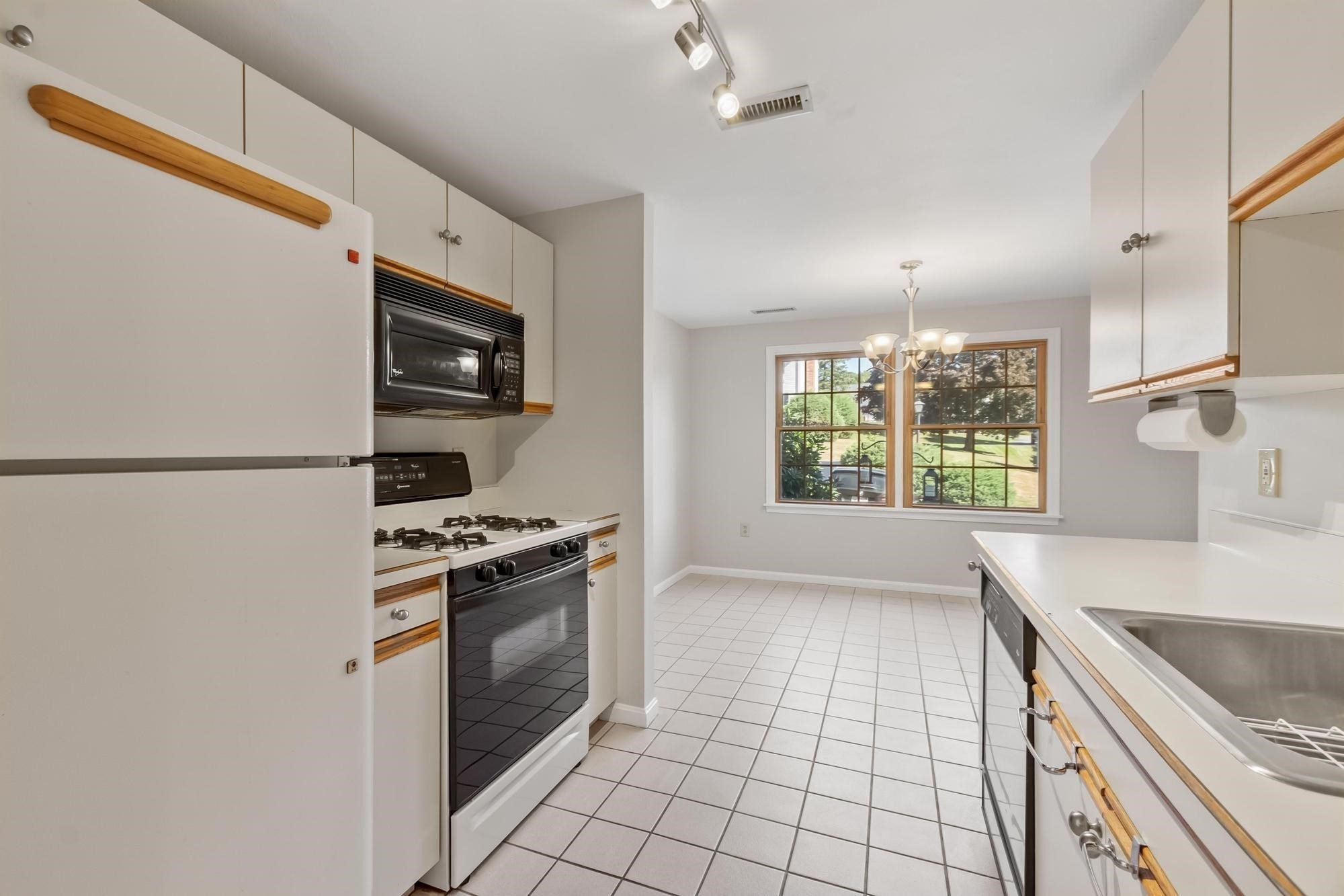 6 Brandee # 6 Property Photo 14