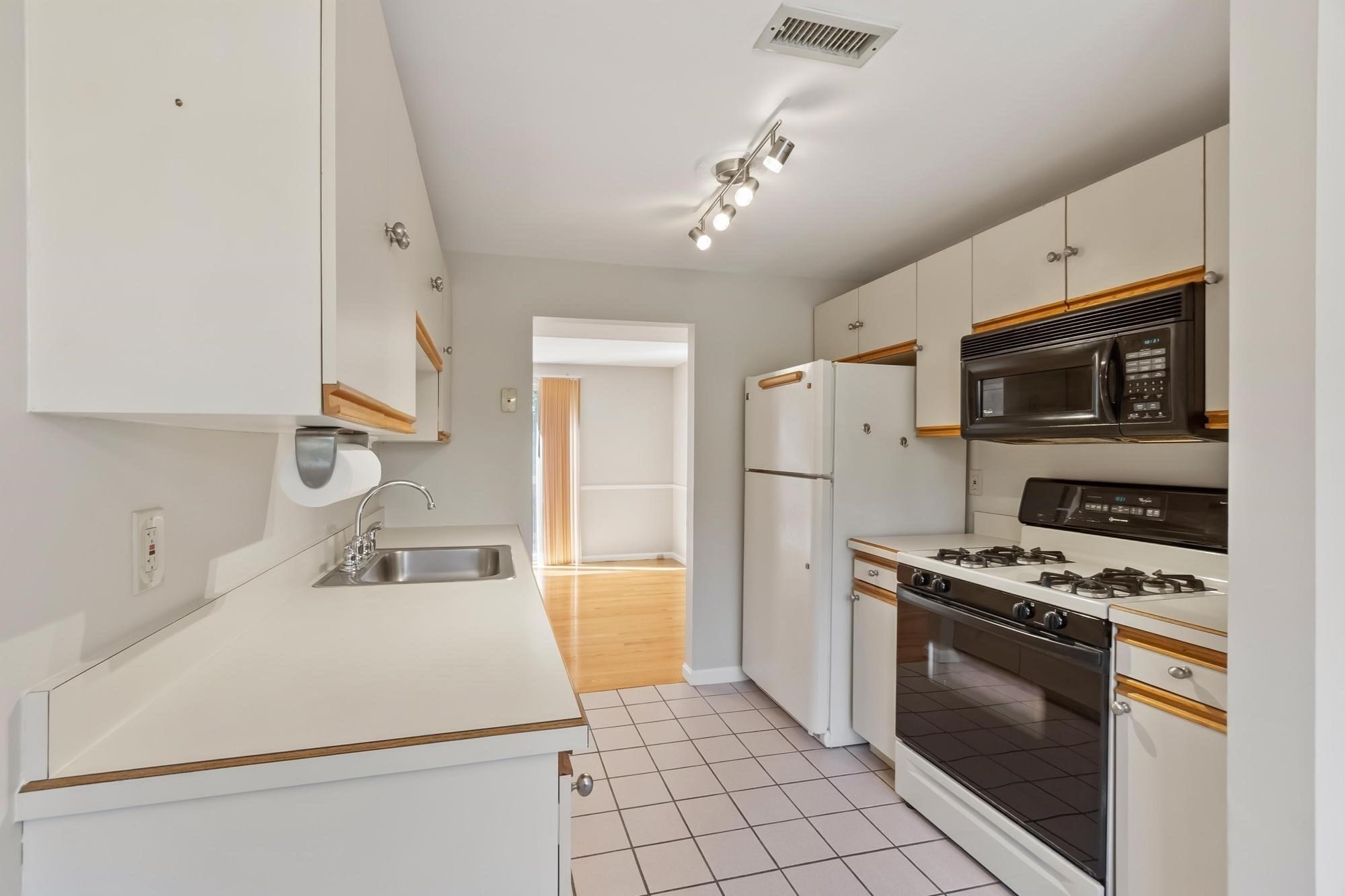 6 Brandee # 6 Property Photo 15