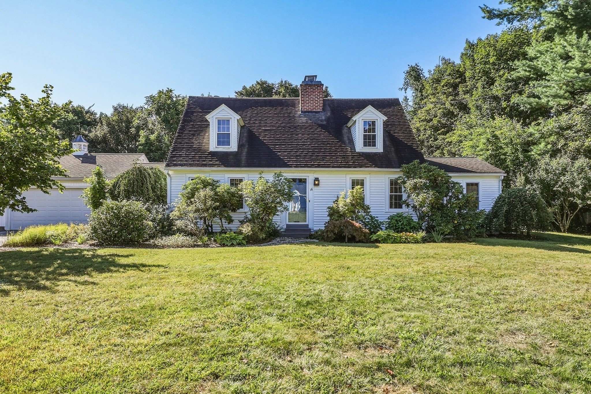 16 Hunting Lane Property Photo 1