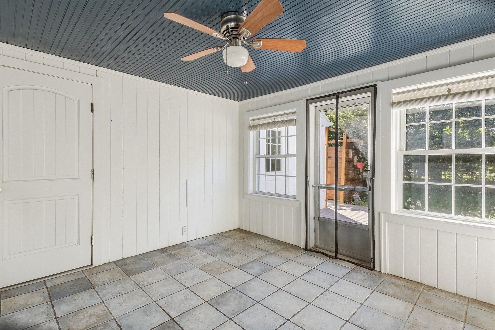 16 Hunting Lane Property Photo 16