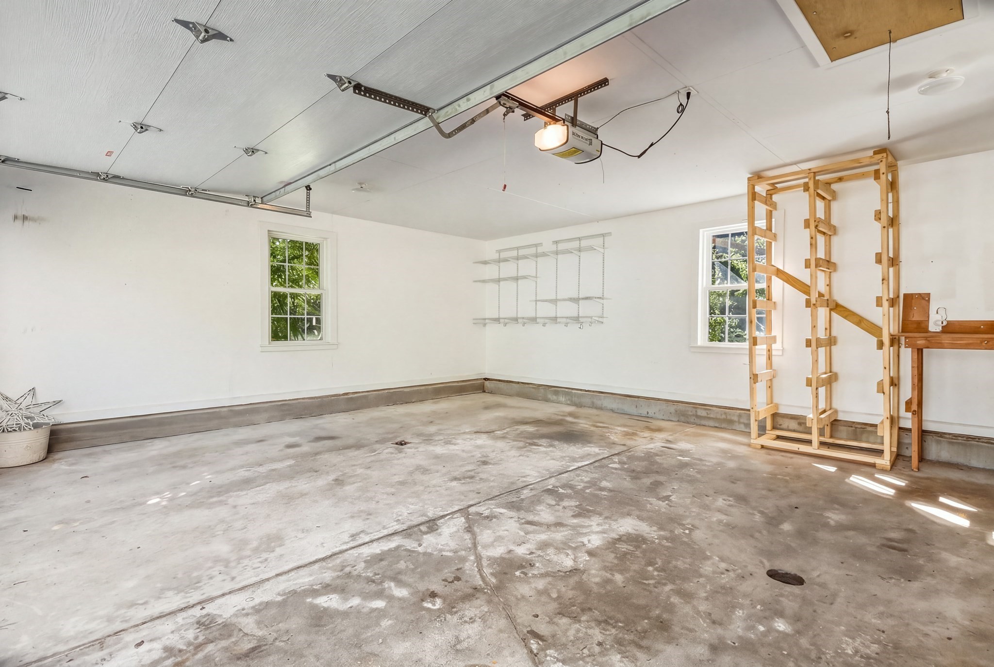 16 Hunting Lane Property Photo 31