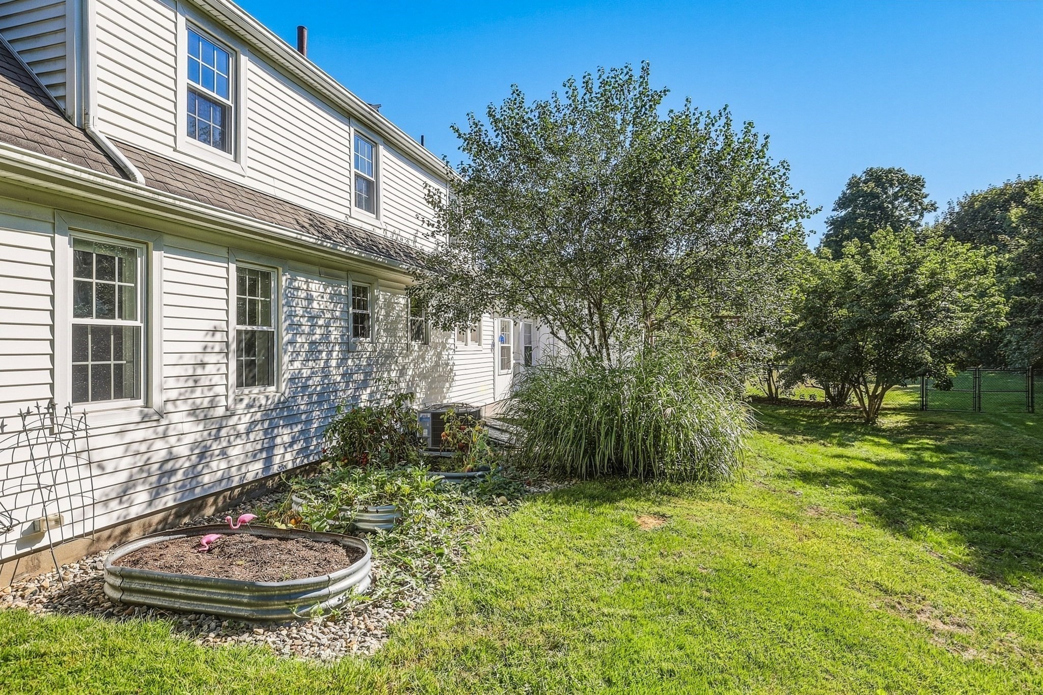 16 Hunting Lane Property Photo 32