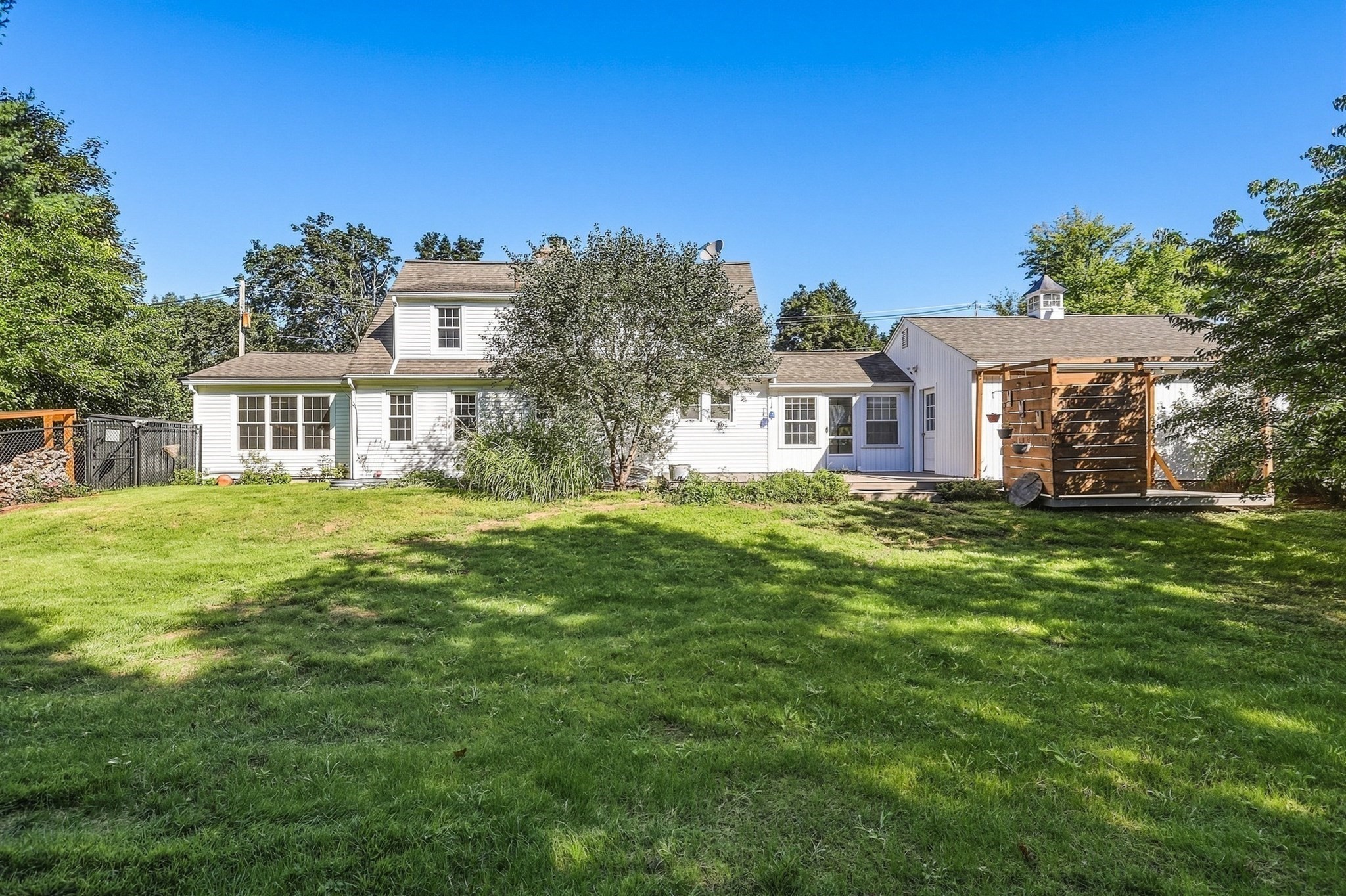 16 Hunting Lane Property Photo 33
