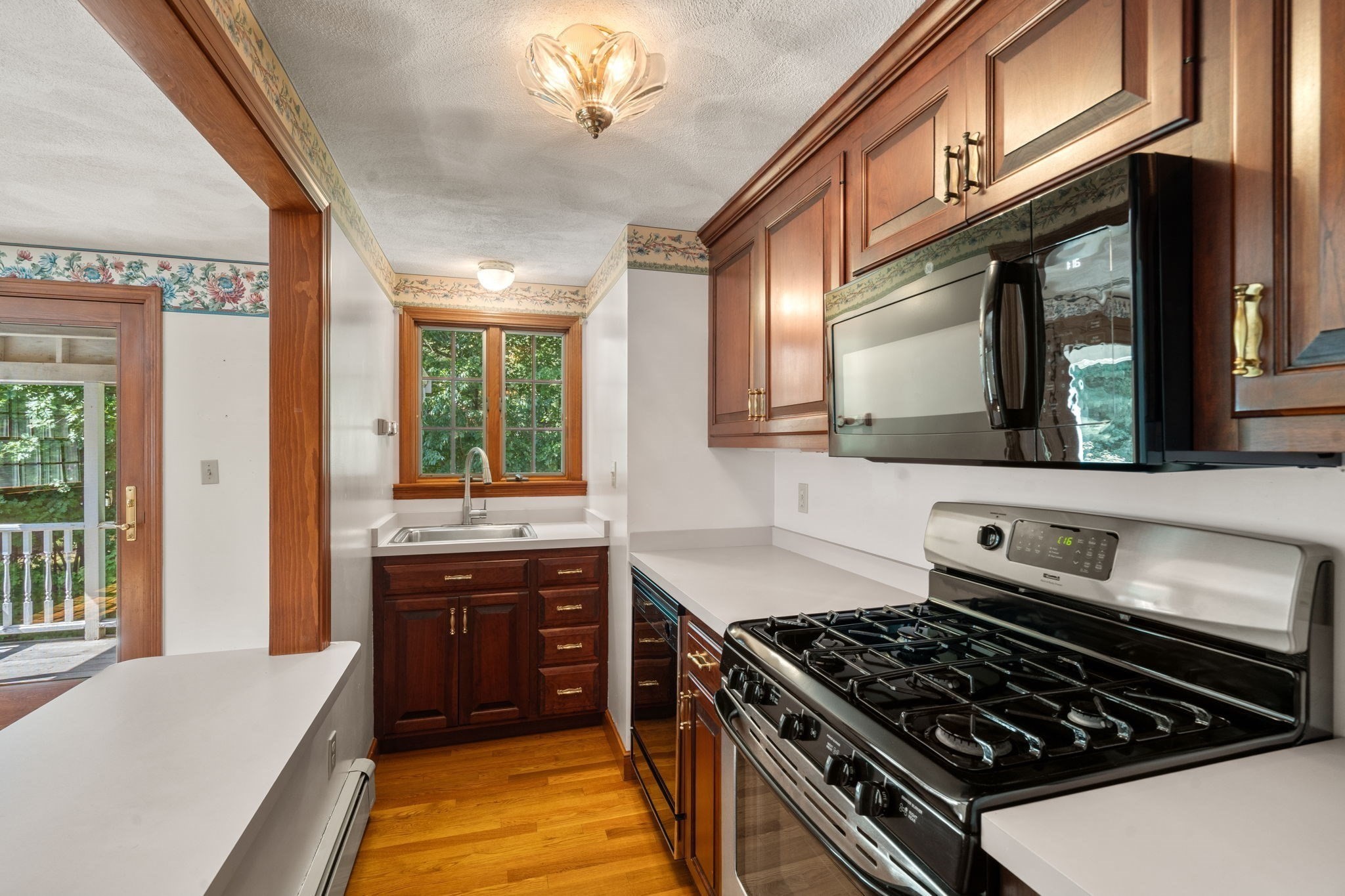 681 High Street Property Photo 29