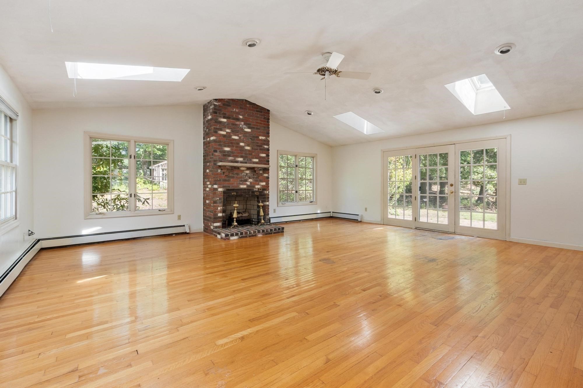 30 Shagbark Rd Property Photo 7