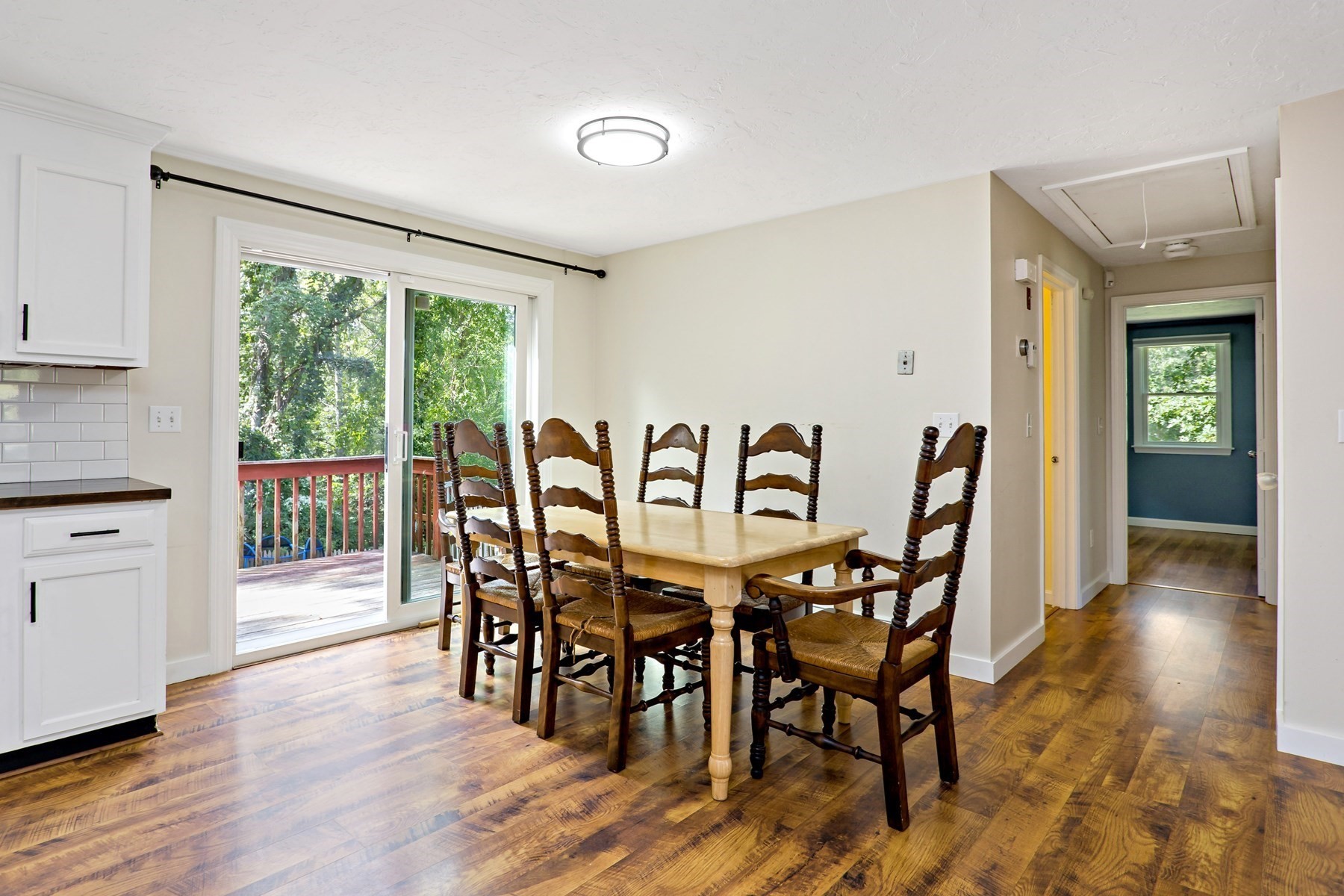 11 Warwick Way Property Photo 8