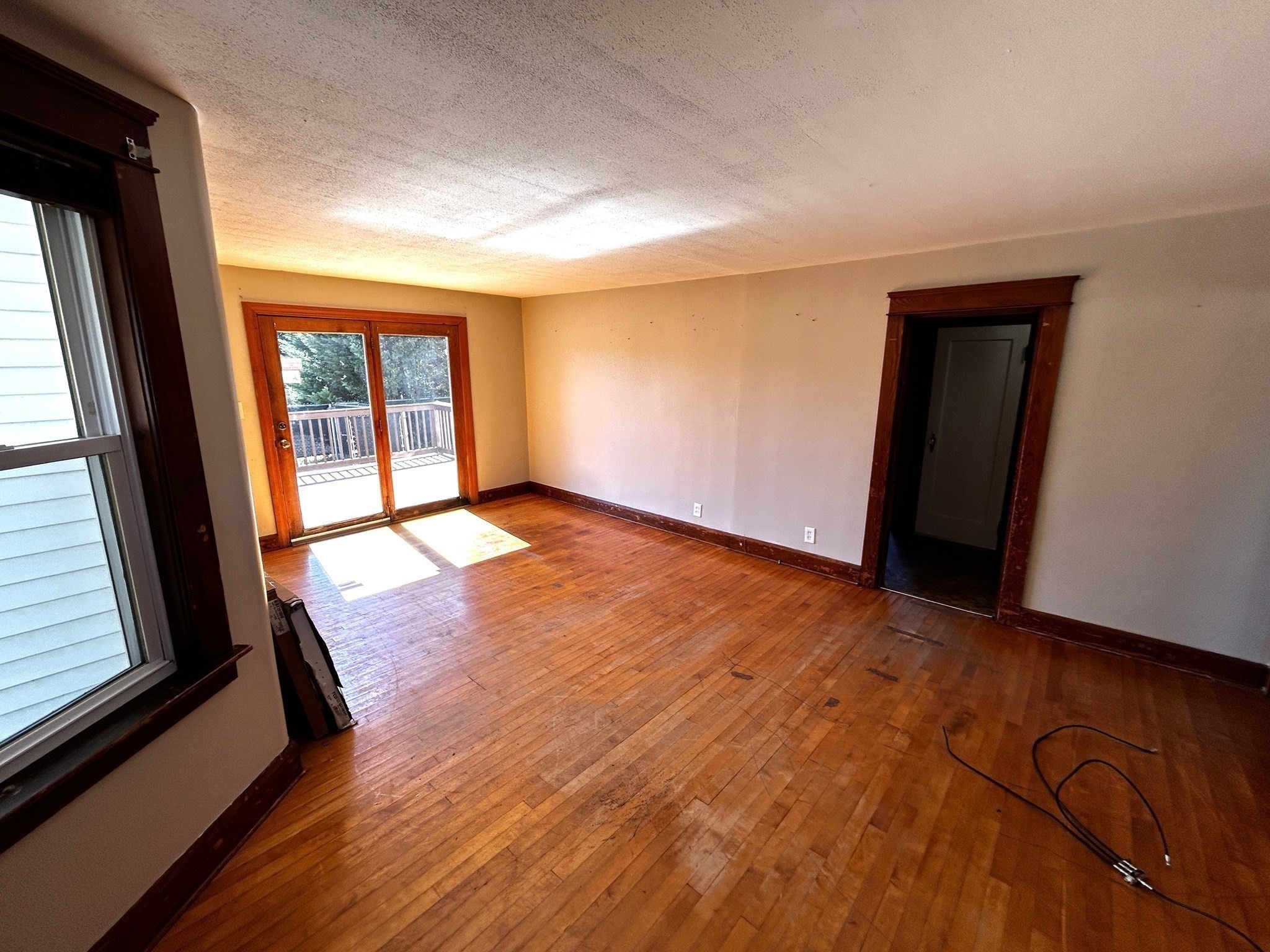 101 Main St Property Photo 3