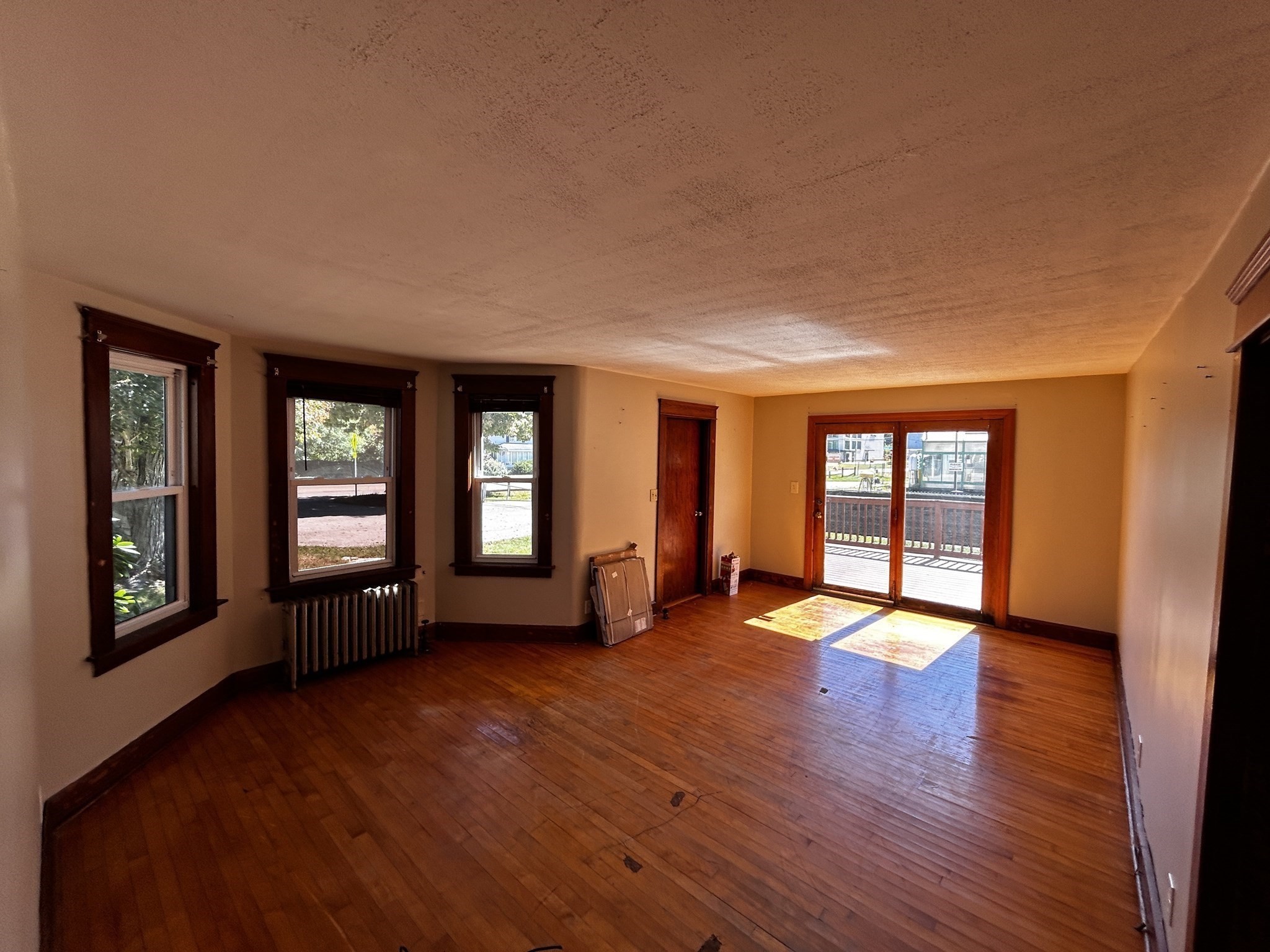 101 Main St Property Photo 4
