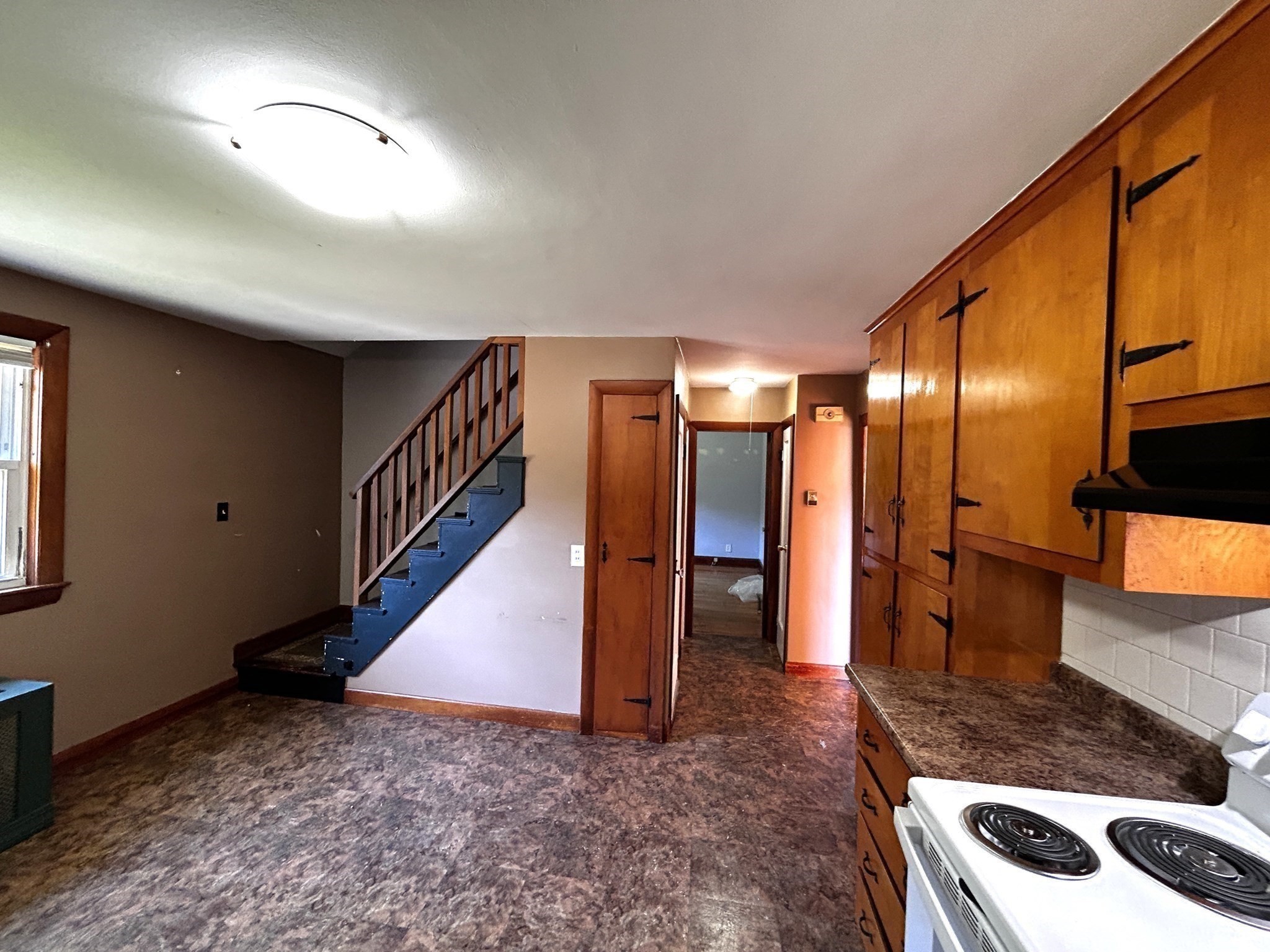 101 Main St Property Photo 5