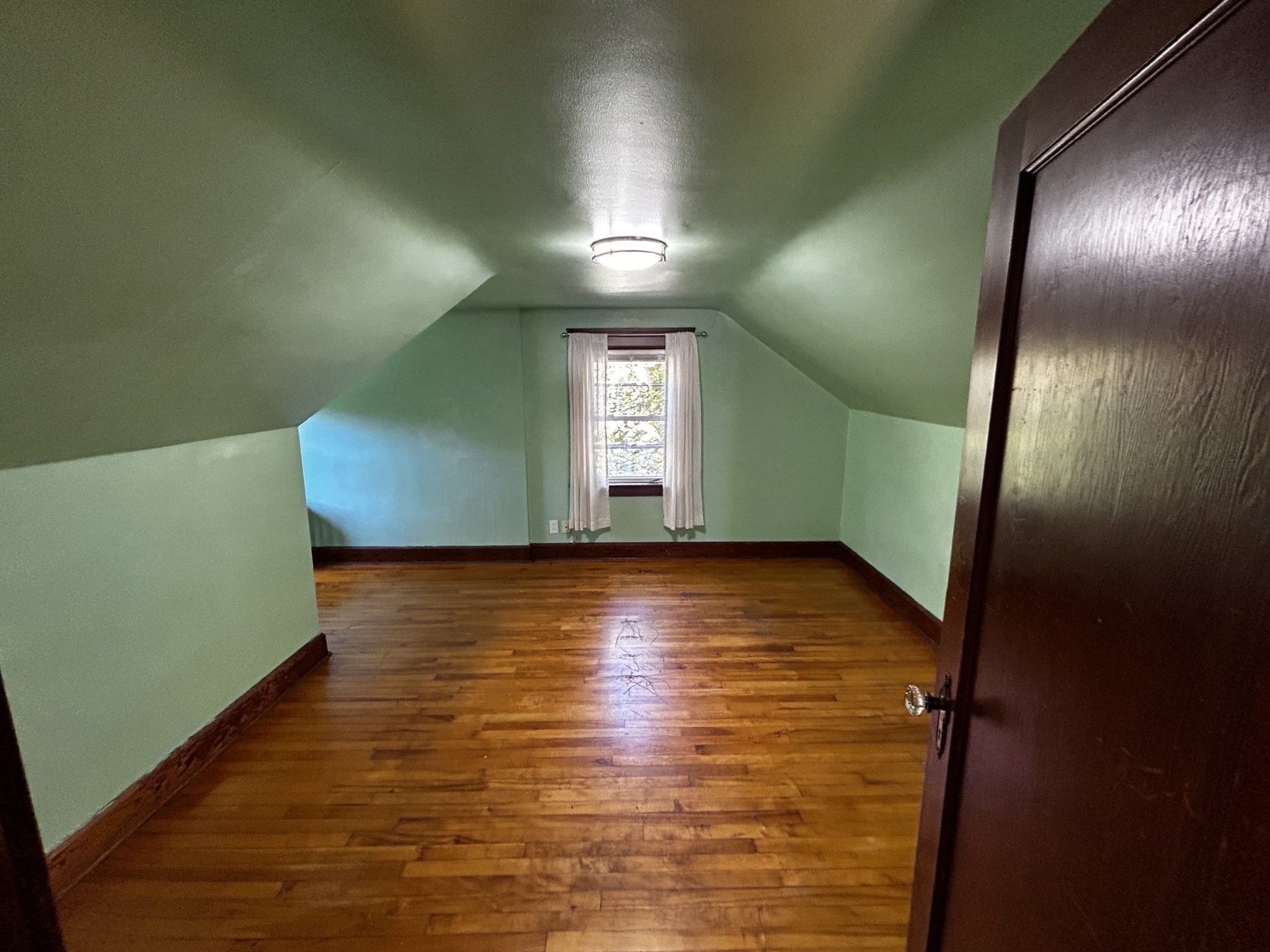 101 Main St Property Photo 12