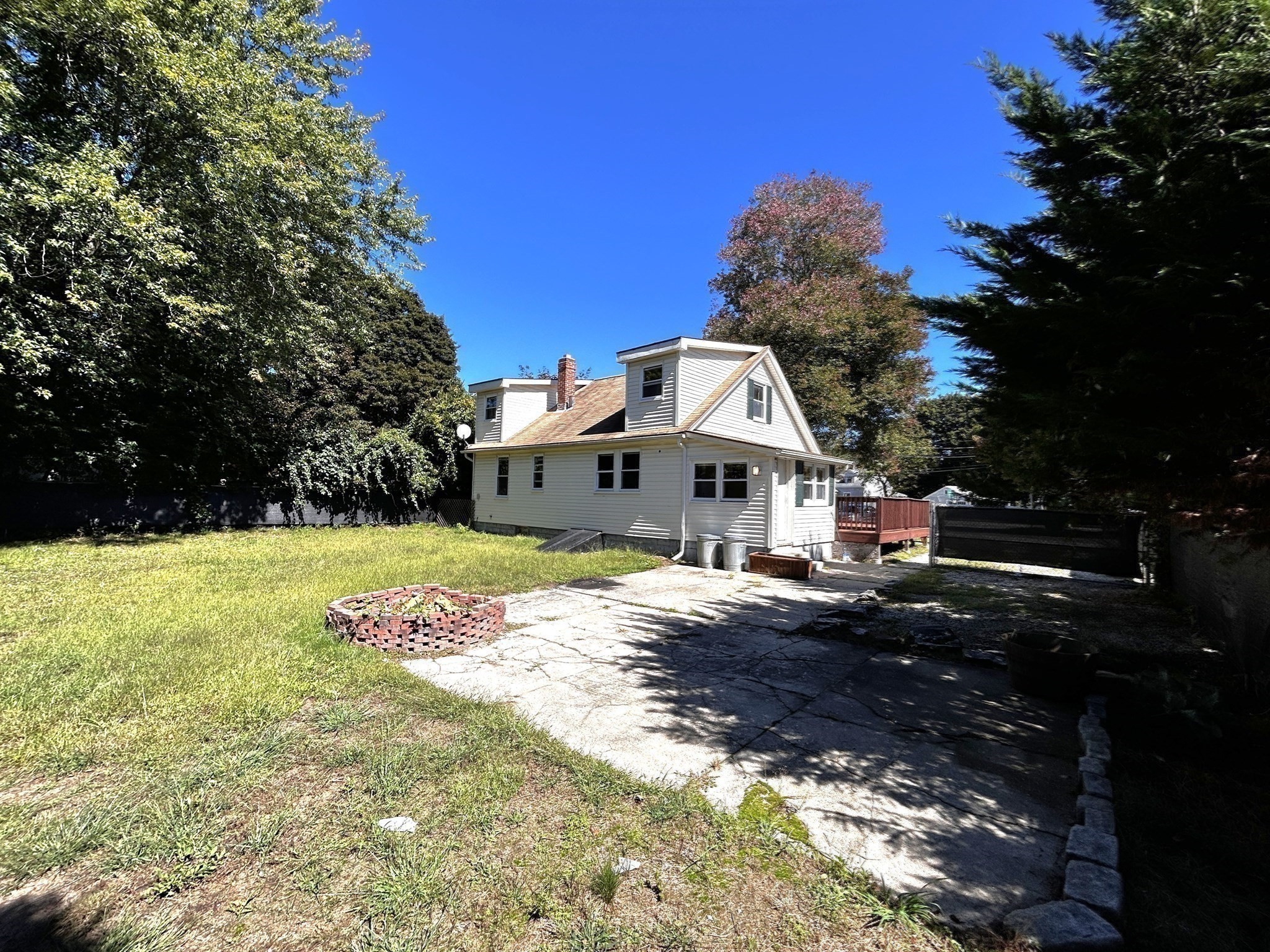 101 Main St Property Photo 17