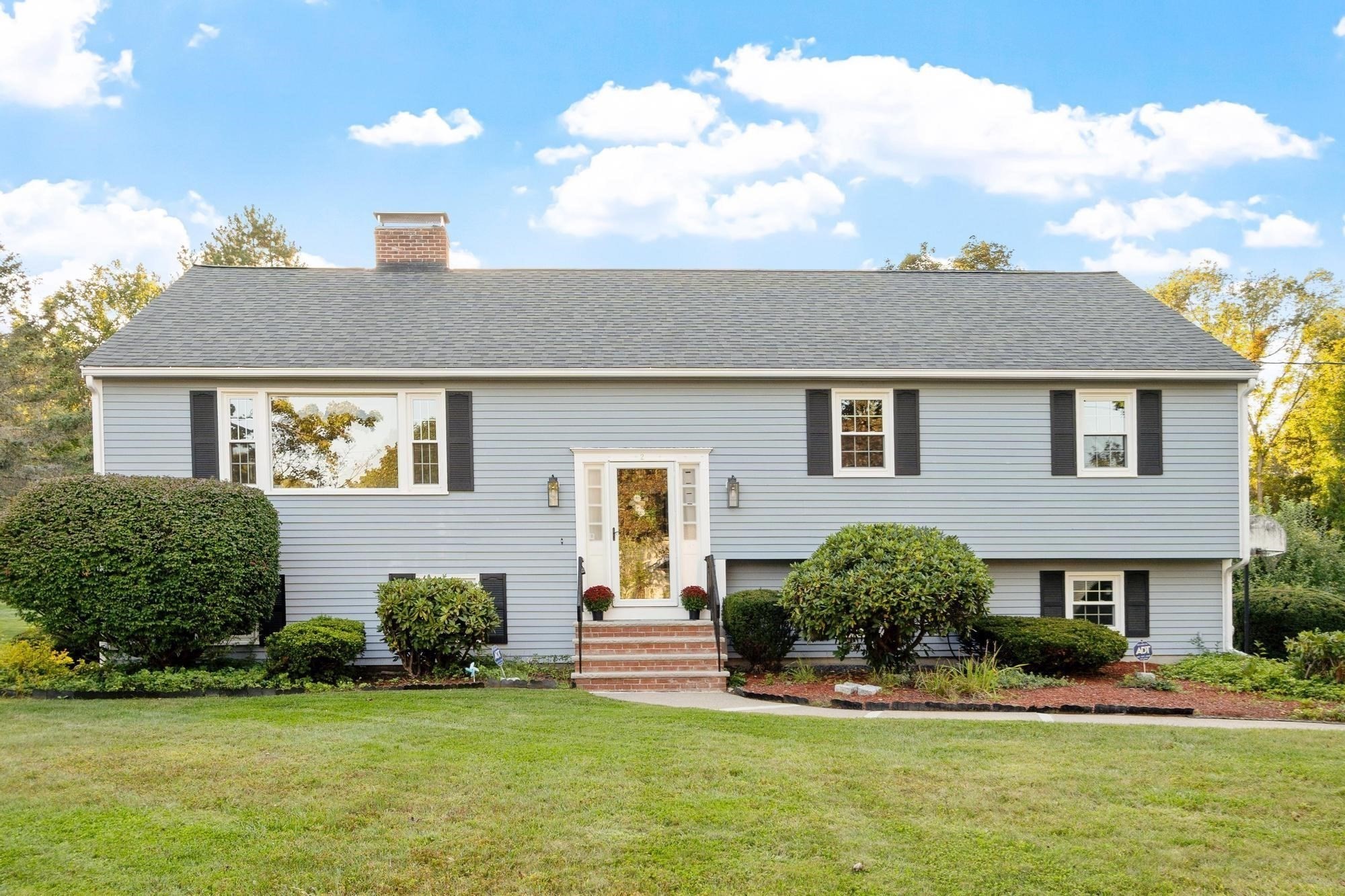 2 Dorset Circle Property Photo 1