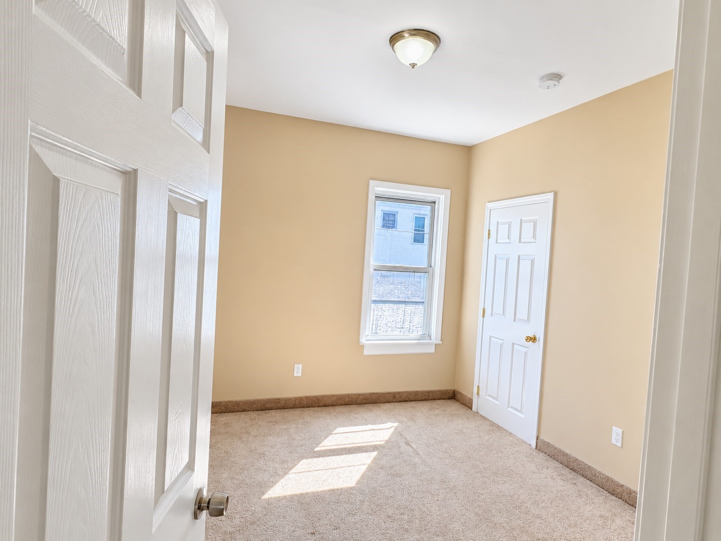 456 Coggeshall St # 2 Property Photo 4