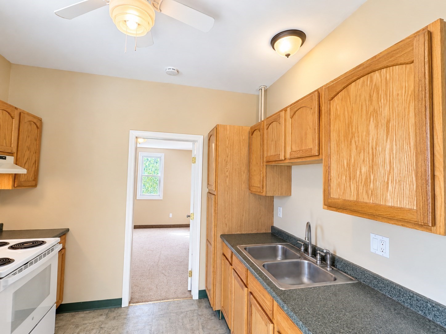 456 Coggeshall St # 2 Property Photo 7