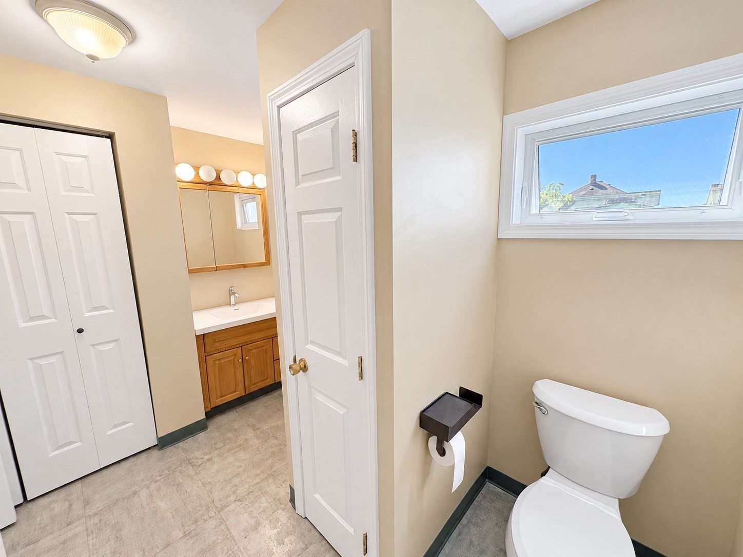 456 Coggeshall St # 2 Property Photo 13