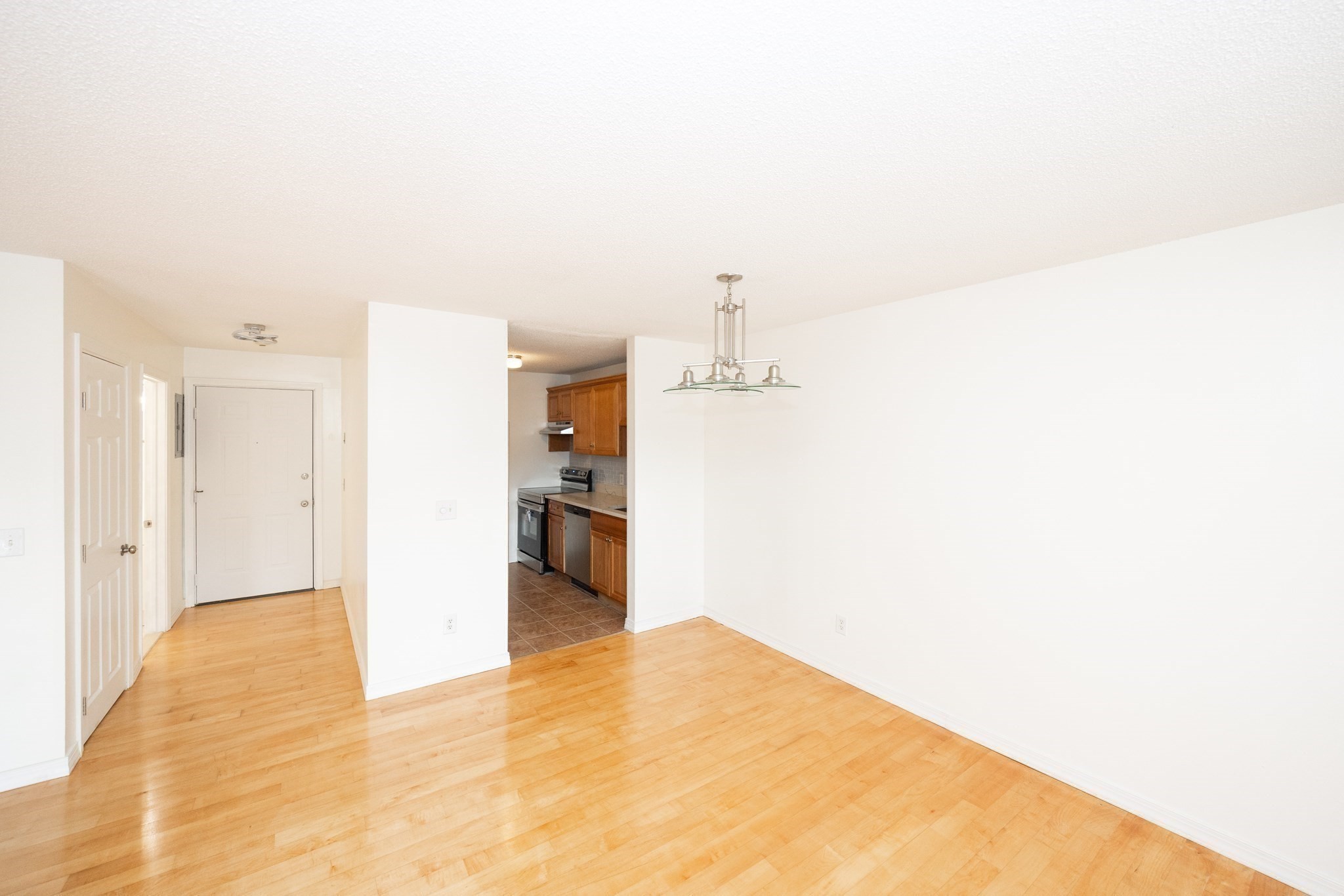 450 Somerset Ave # 5 Property Photo 5