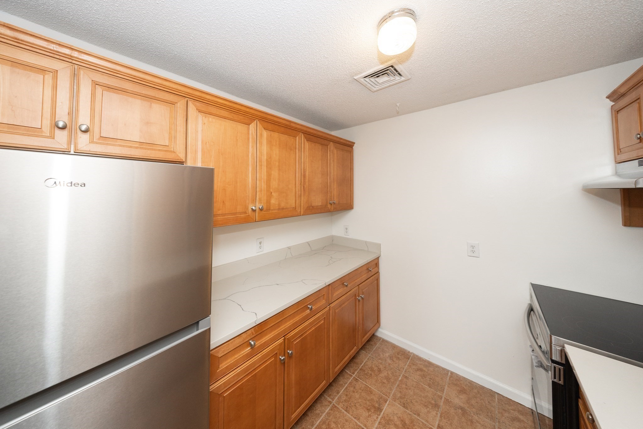 450 Somerset Ave # 5 Property Photo 6