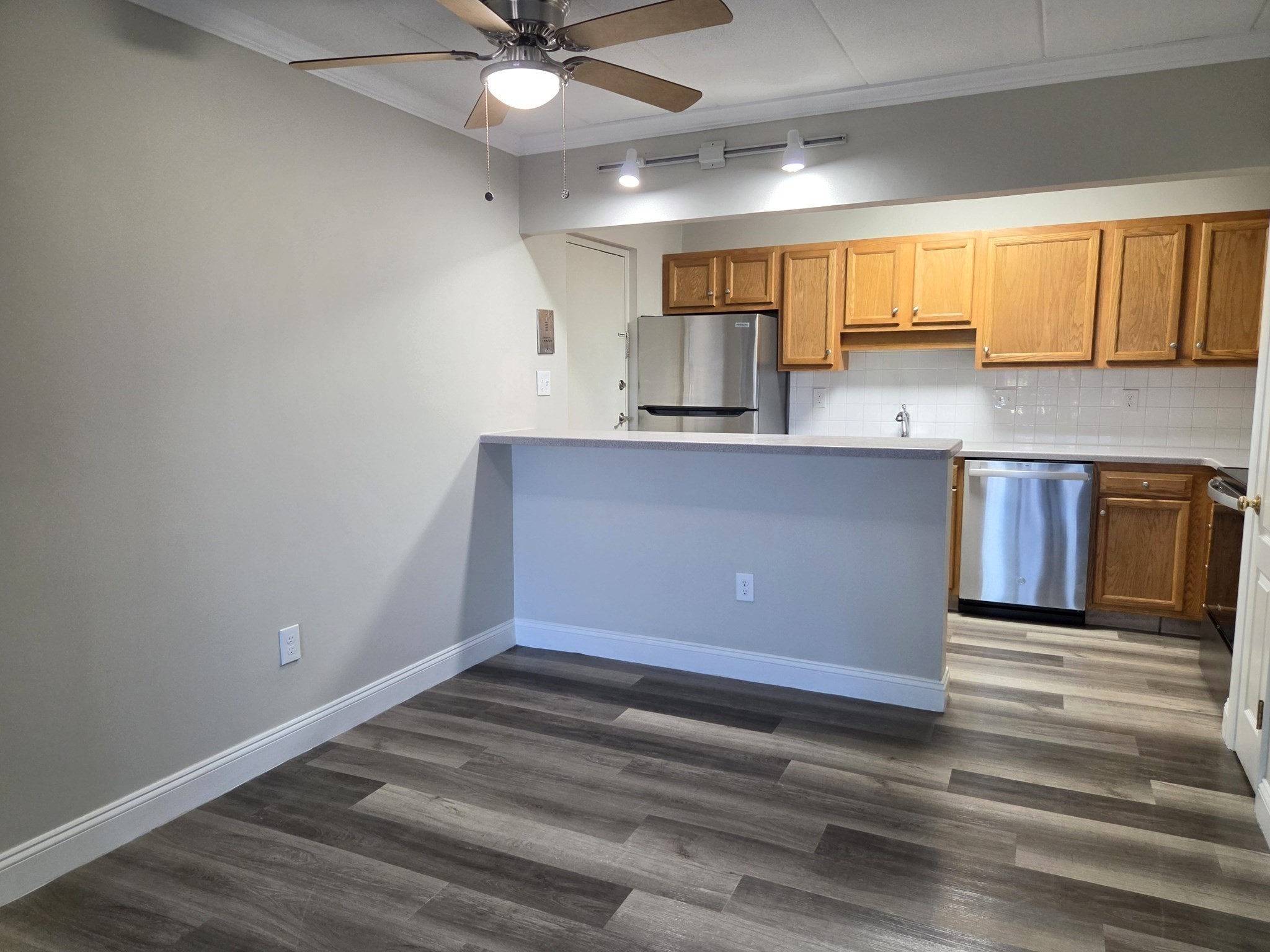 576 Washington Street # 108 Property Photo 11