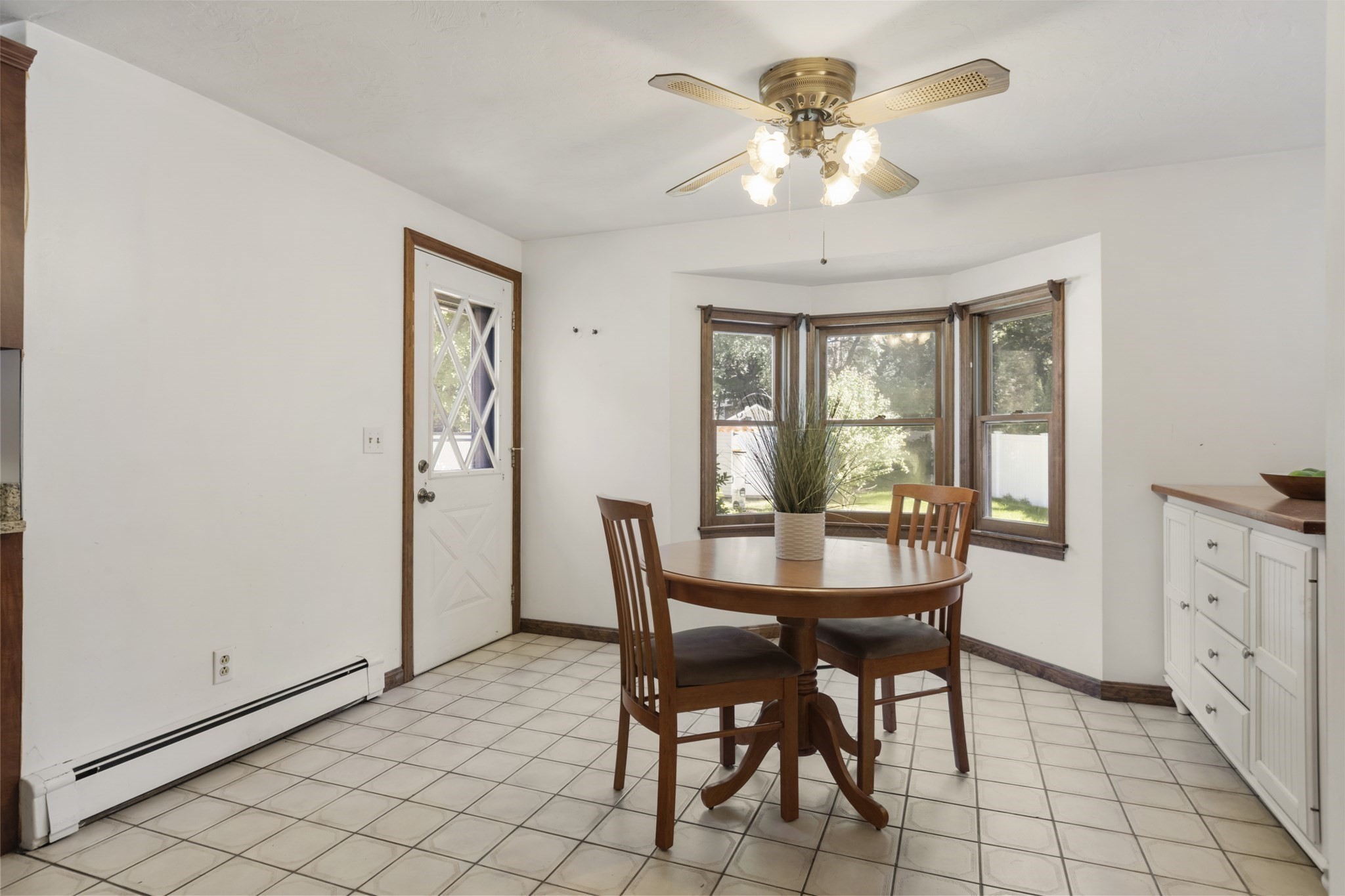 160 Farm St Property Photo 12